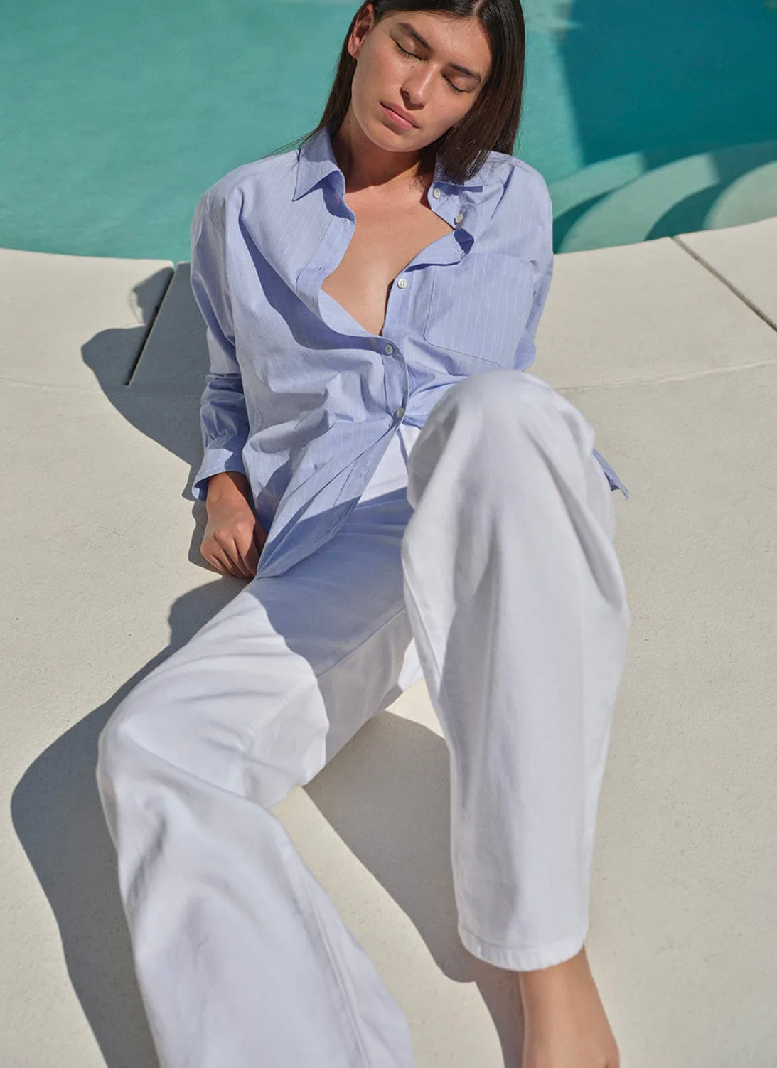 FRAME - The Borrowed Pocket Shirt
in Chambray Blue