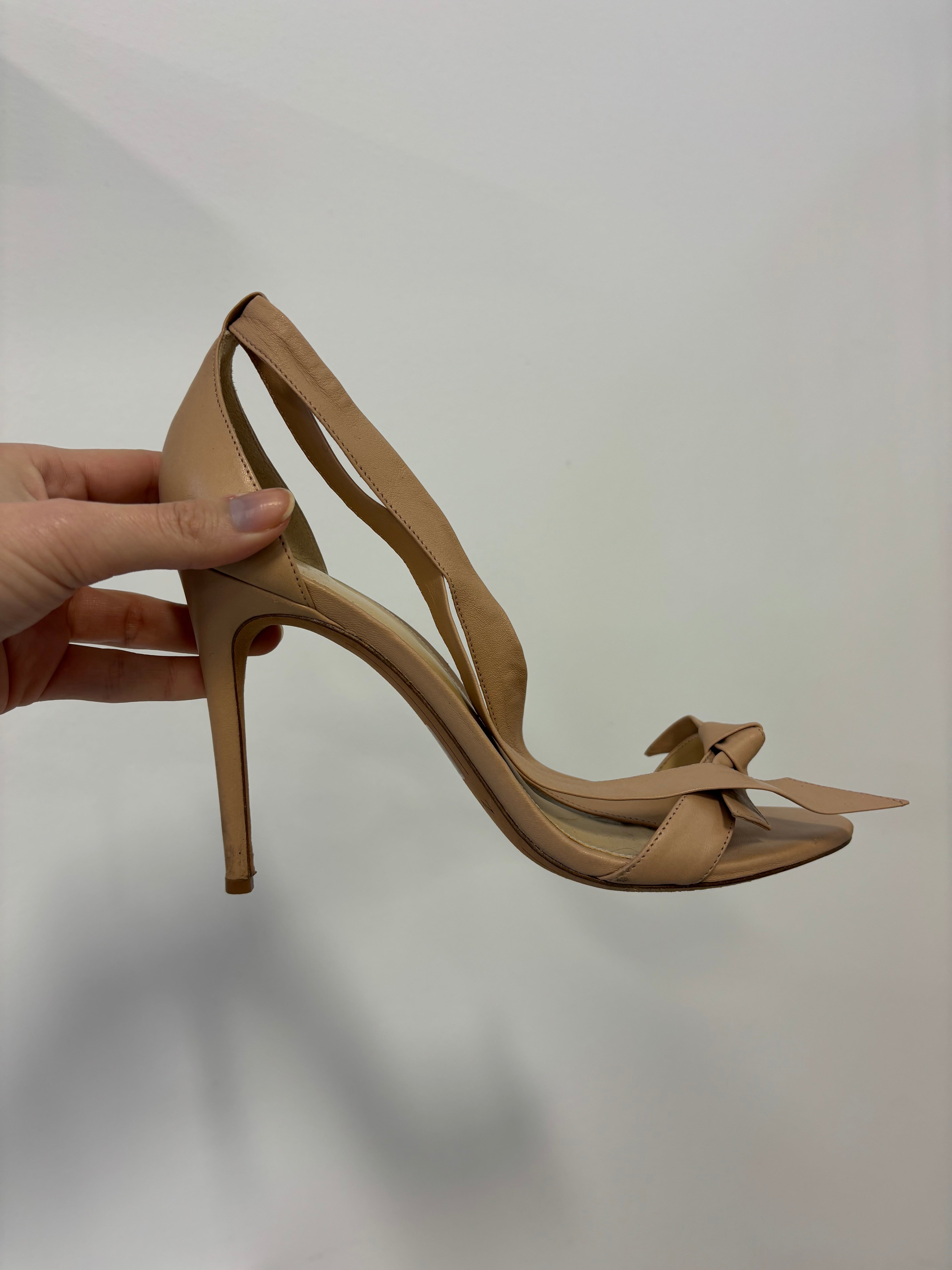 ALEXANDRE BIRMAN nude bow heels