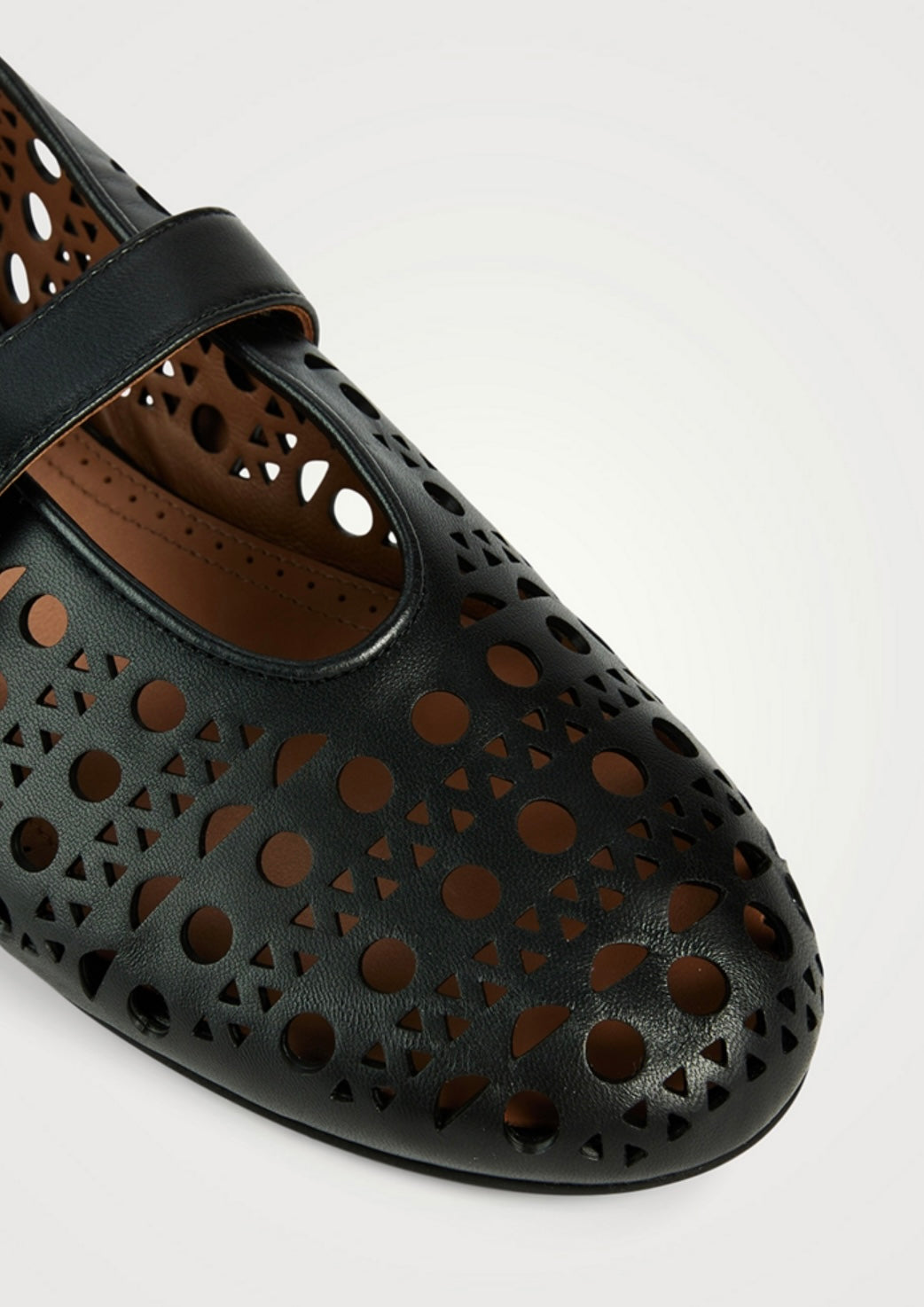 ALAIA Leather Ballet Flats in Black