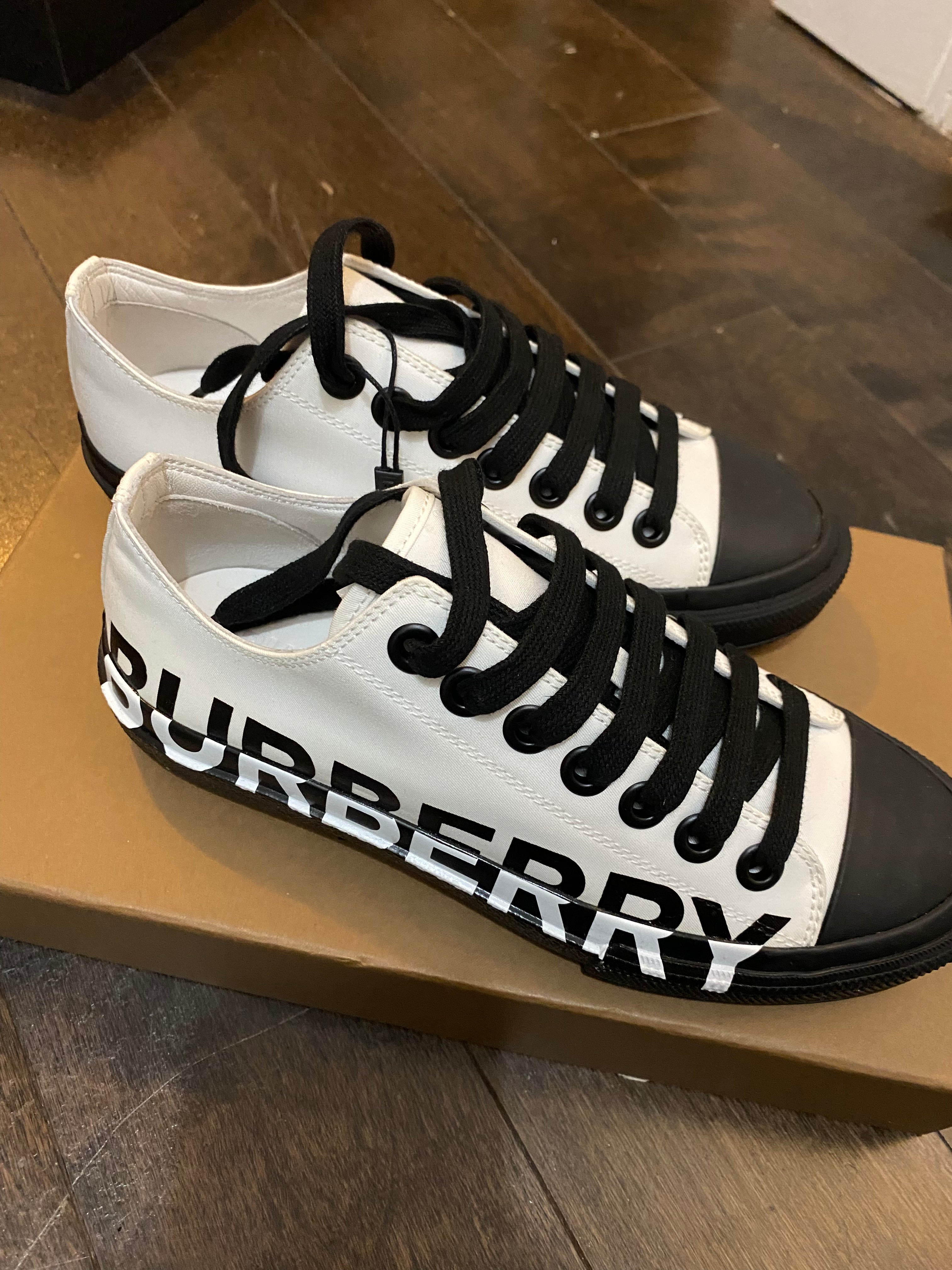 Burberry
Larkhall Two-Tone Logo Low-Top