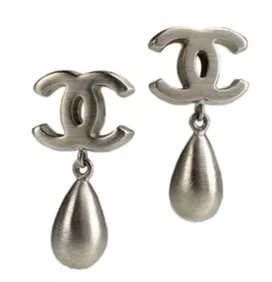 Preloved Chanel - Boucle’s Metal Drop Earrings