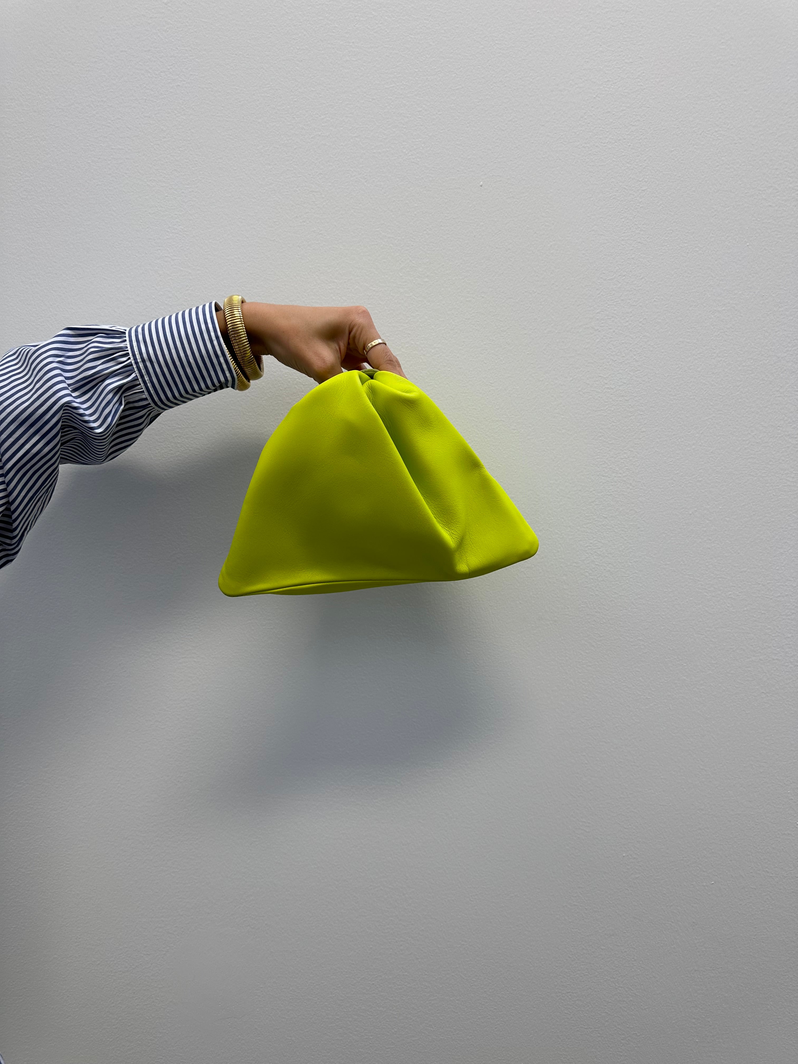 EVOLVE - MINI TRIANGLE BAG