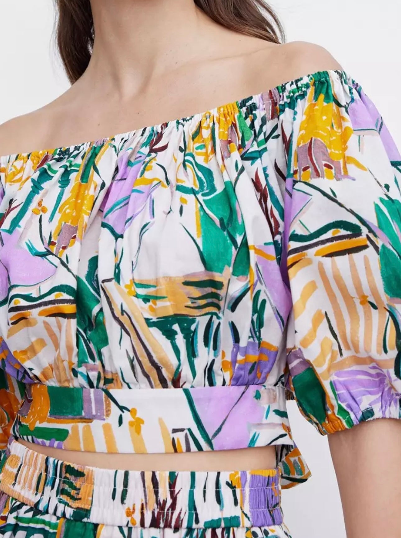 URBAN REVIVO
Abstract Allover Print Elastic Hem Blouse & Skirt