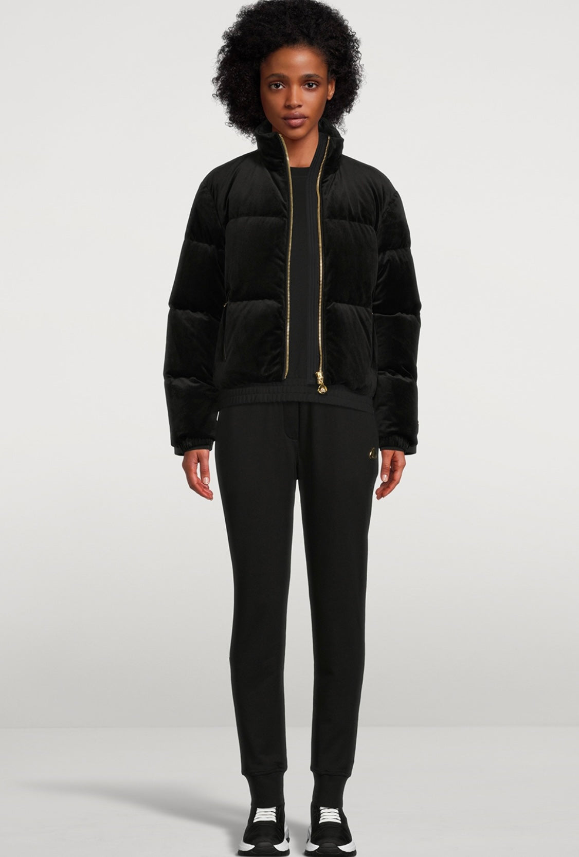 MOOSE KNUCKLES X JENNIFER MEYER
Jen Velvet Cropped Puffer Jacket