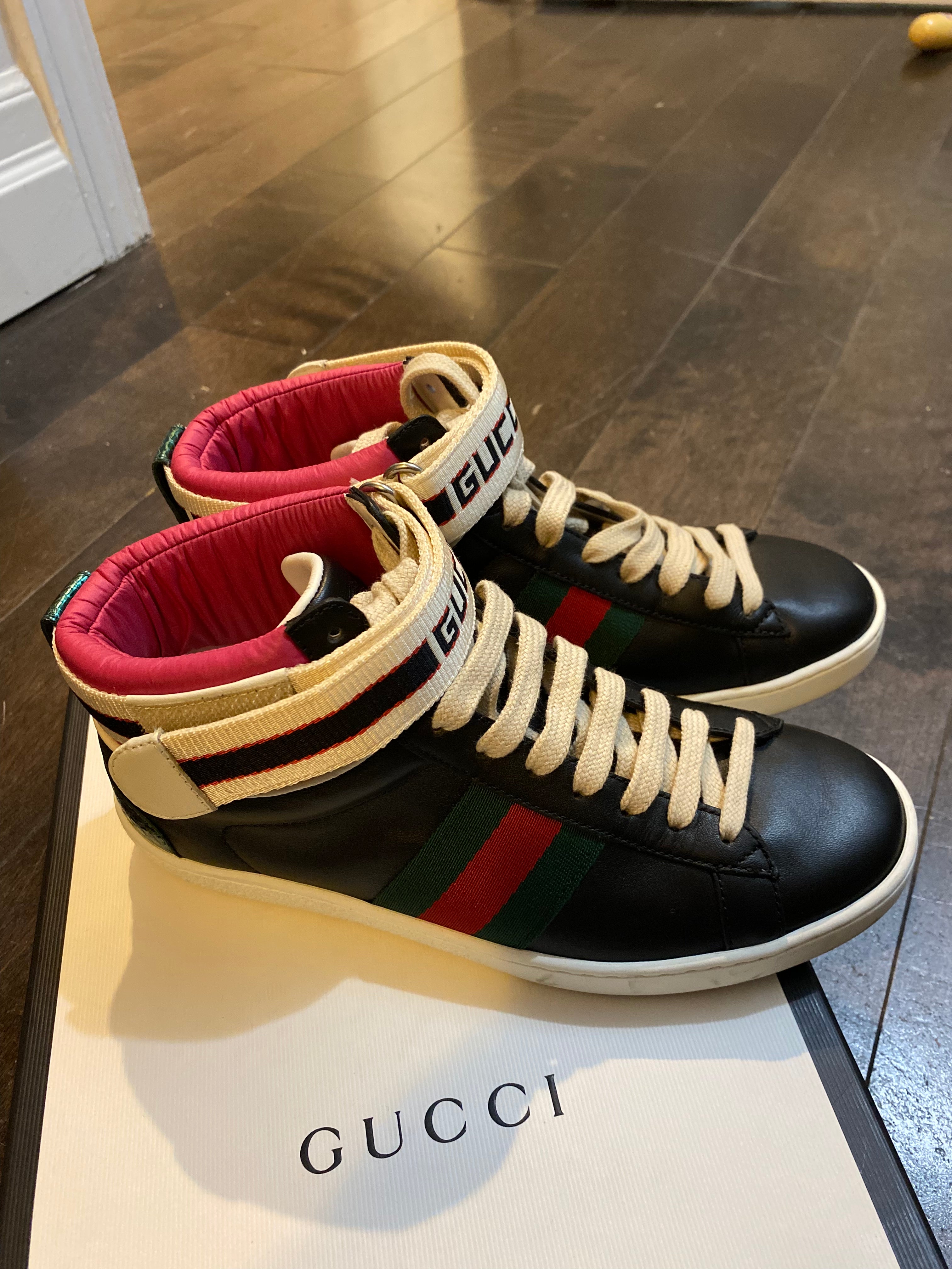 GUCCI
ANKLE HIGH SPORT SHOES WITH A 'WEB' STRIPE