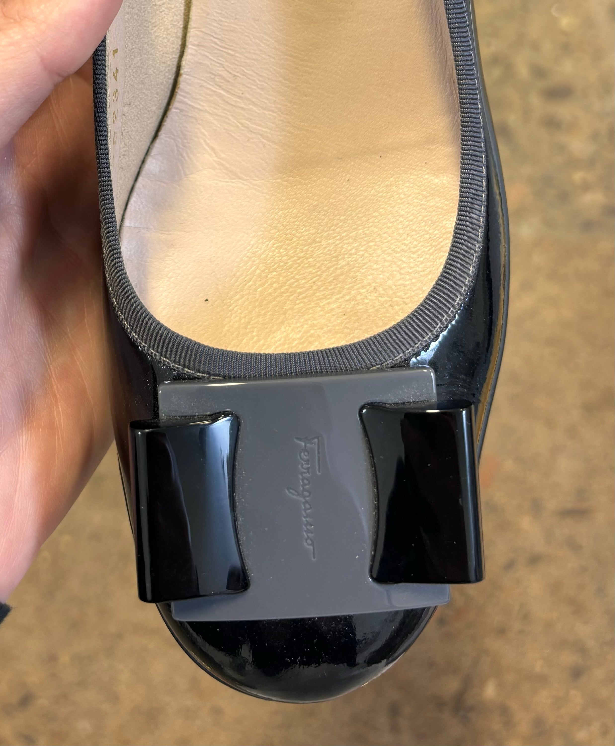 FERRAGAMO Patent round toe heels with bow