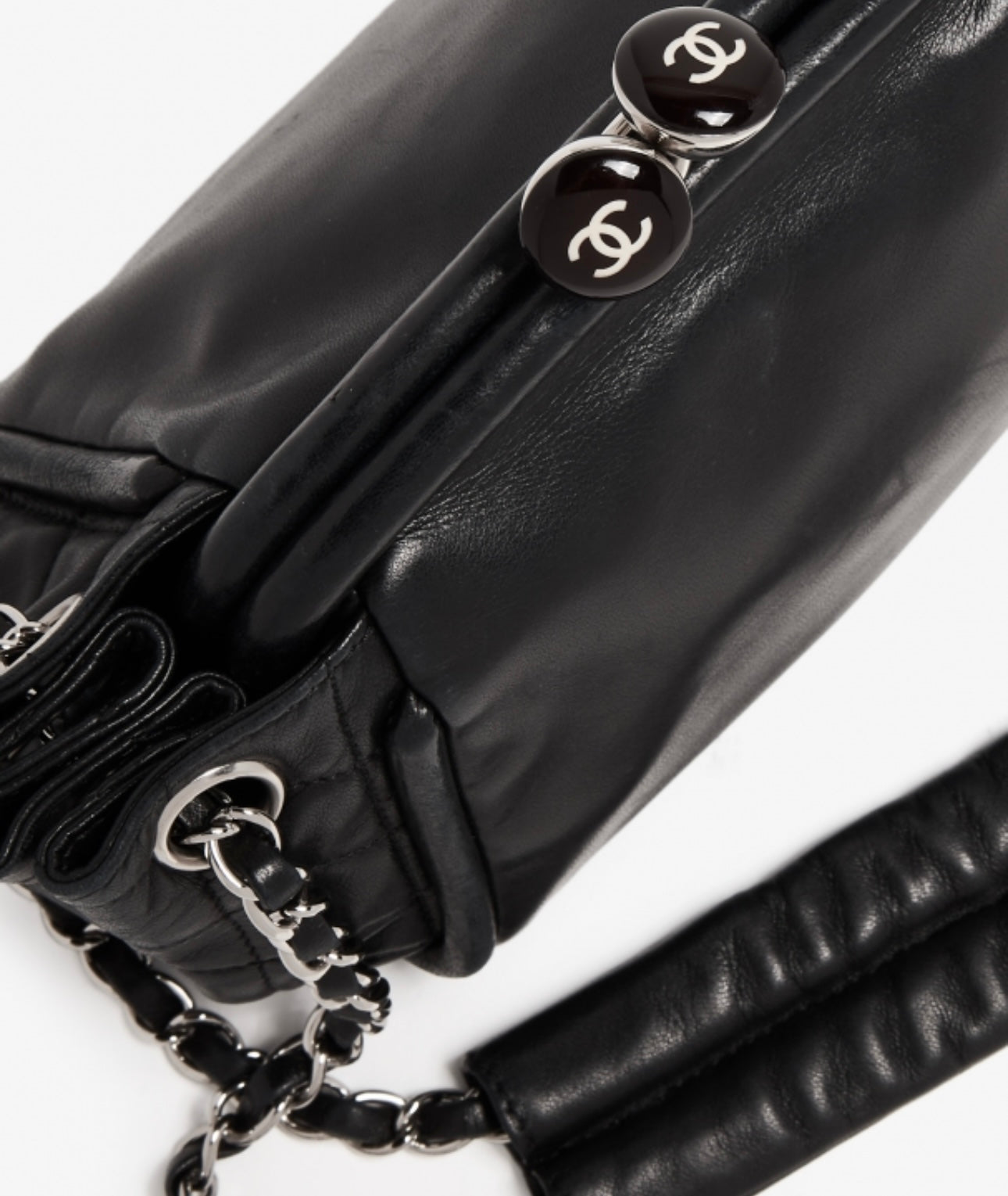 Preloved Chanel - Vintage Kiss Clasp Bag