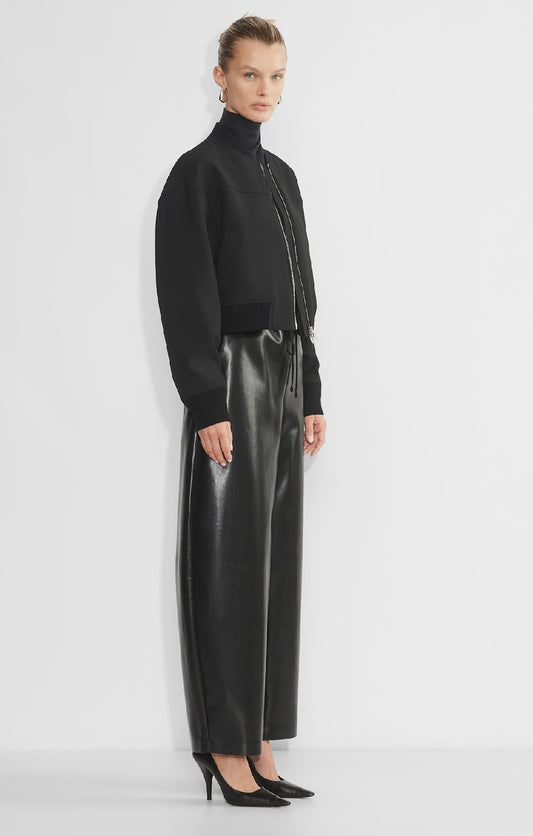 Babaton
Effie Pant