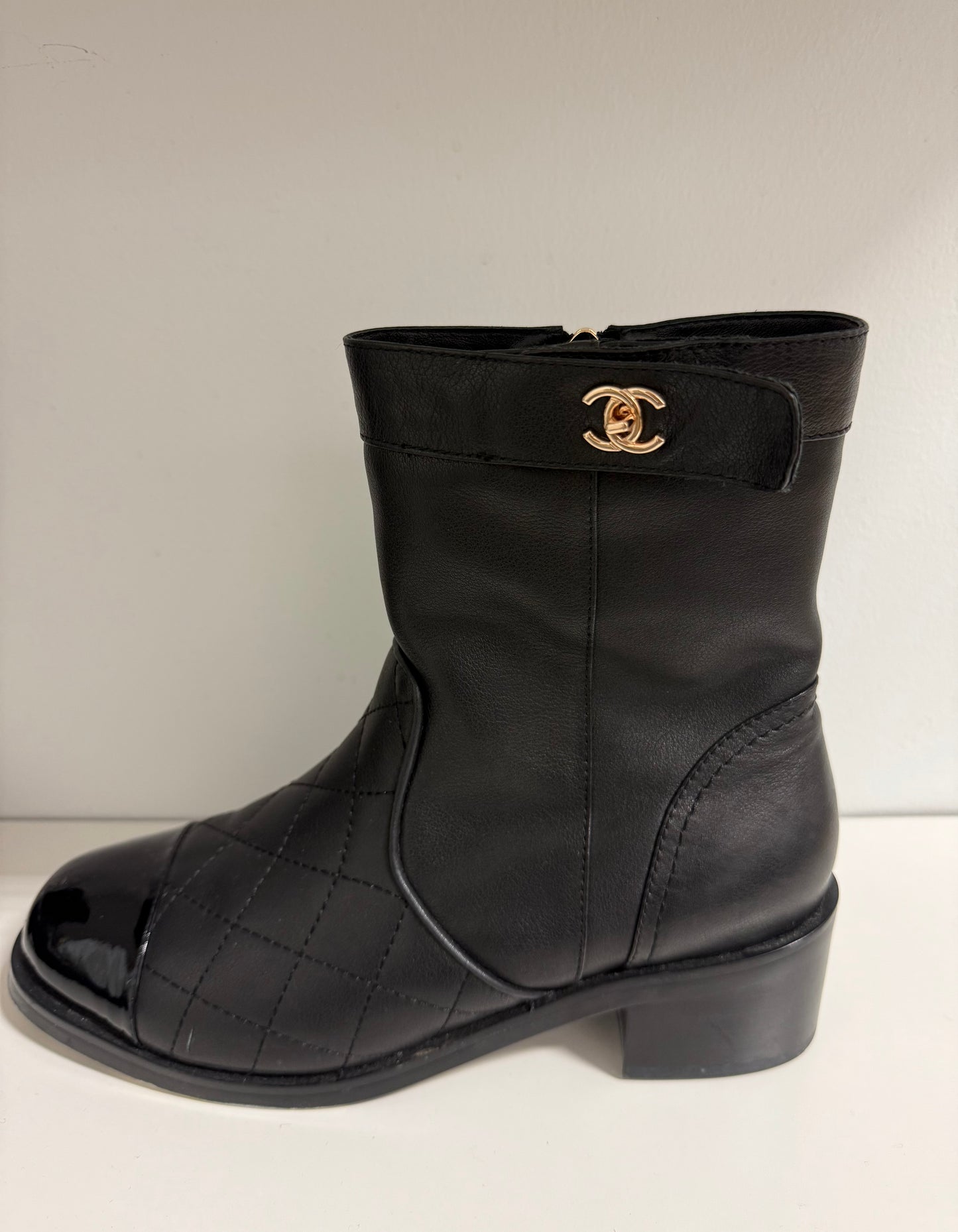 Preloved Chanel - Black Leather Quilted CC logo boots