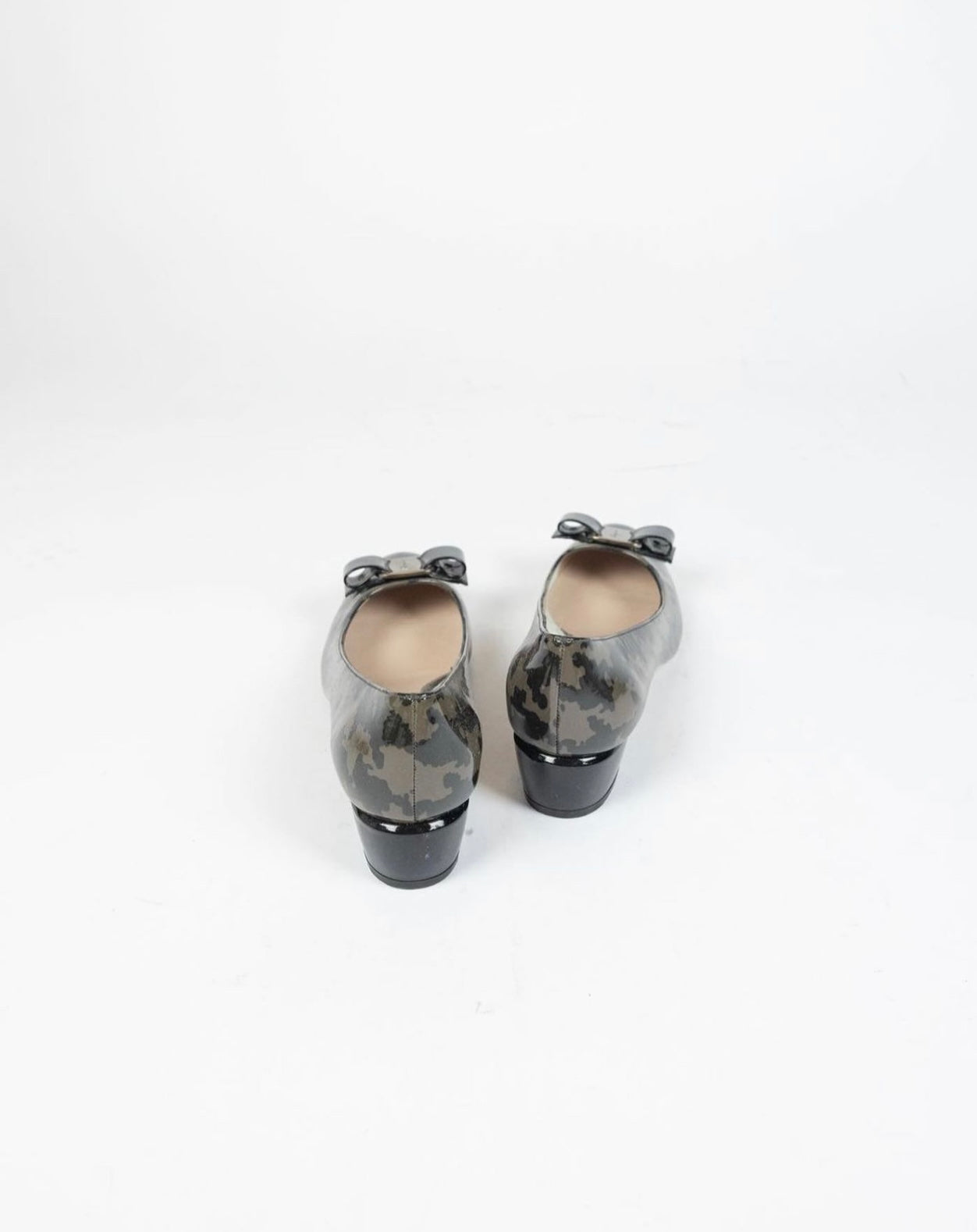 Ferragamo- Vara Bow Pumps in Tortoise