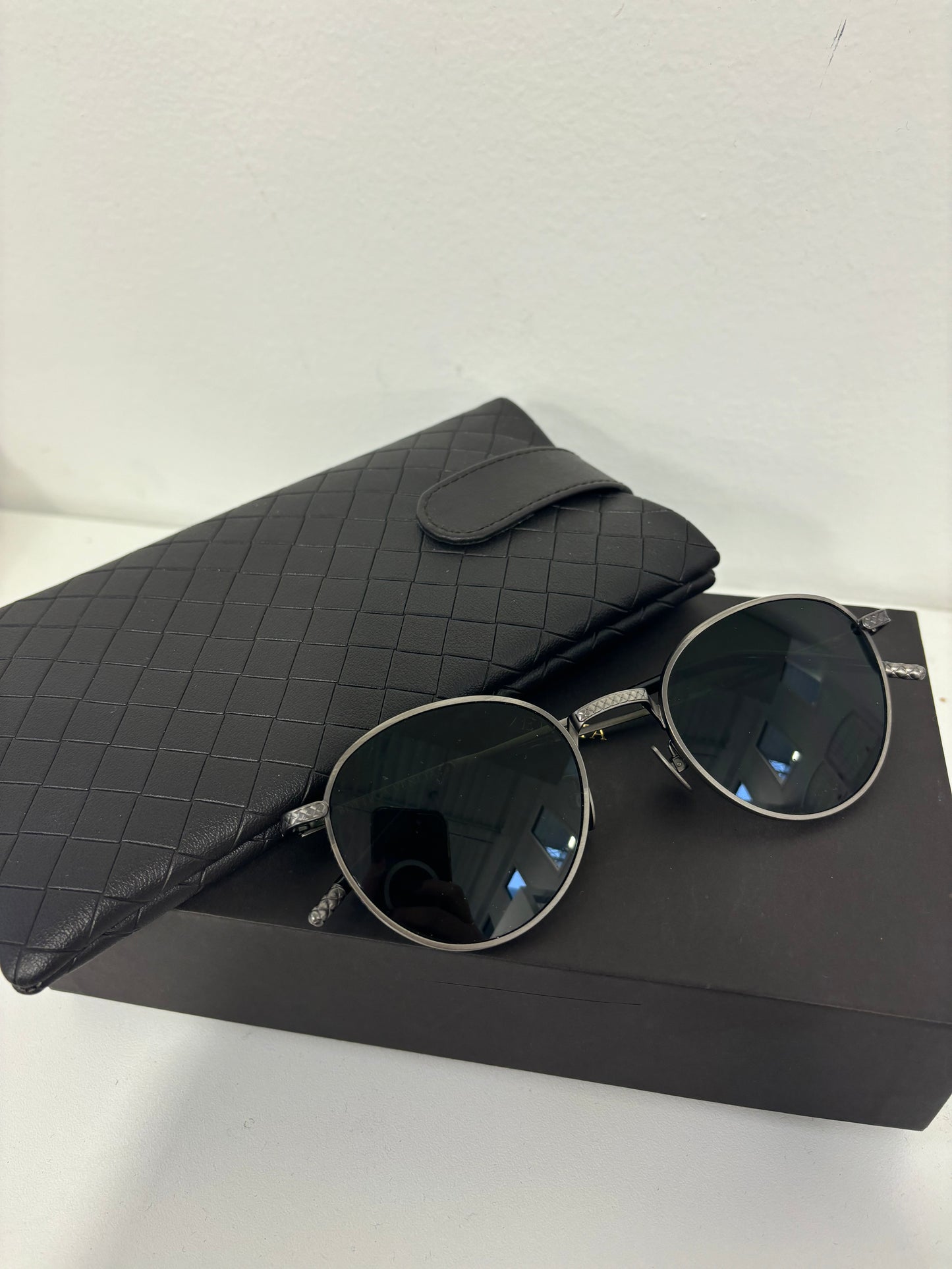 BOTTEGA VENETA round sunglasses