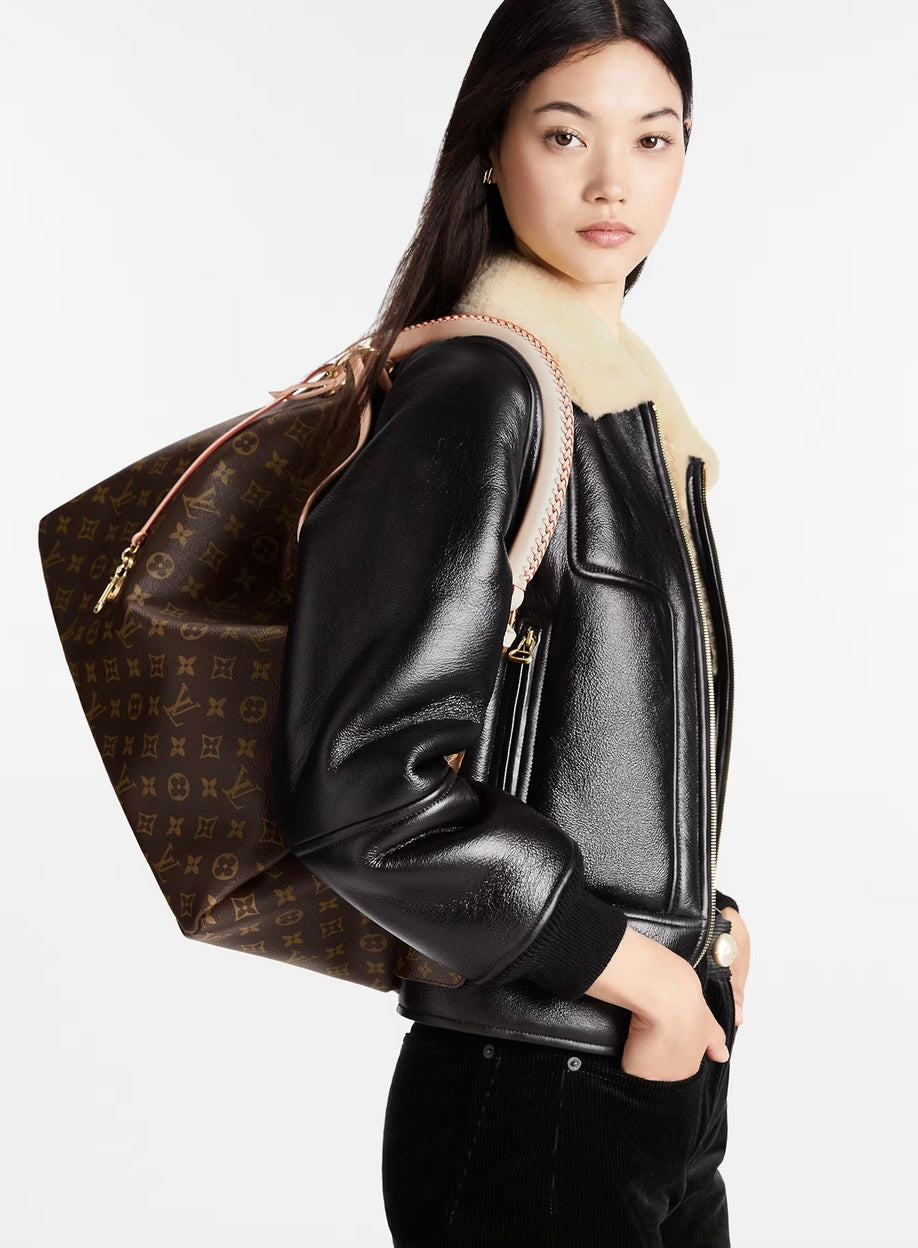 LOUIS VUITTON artsy hobo bag