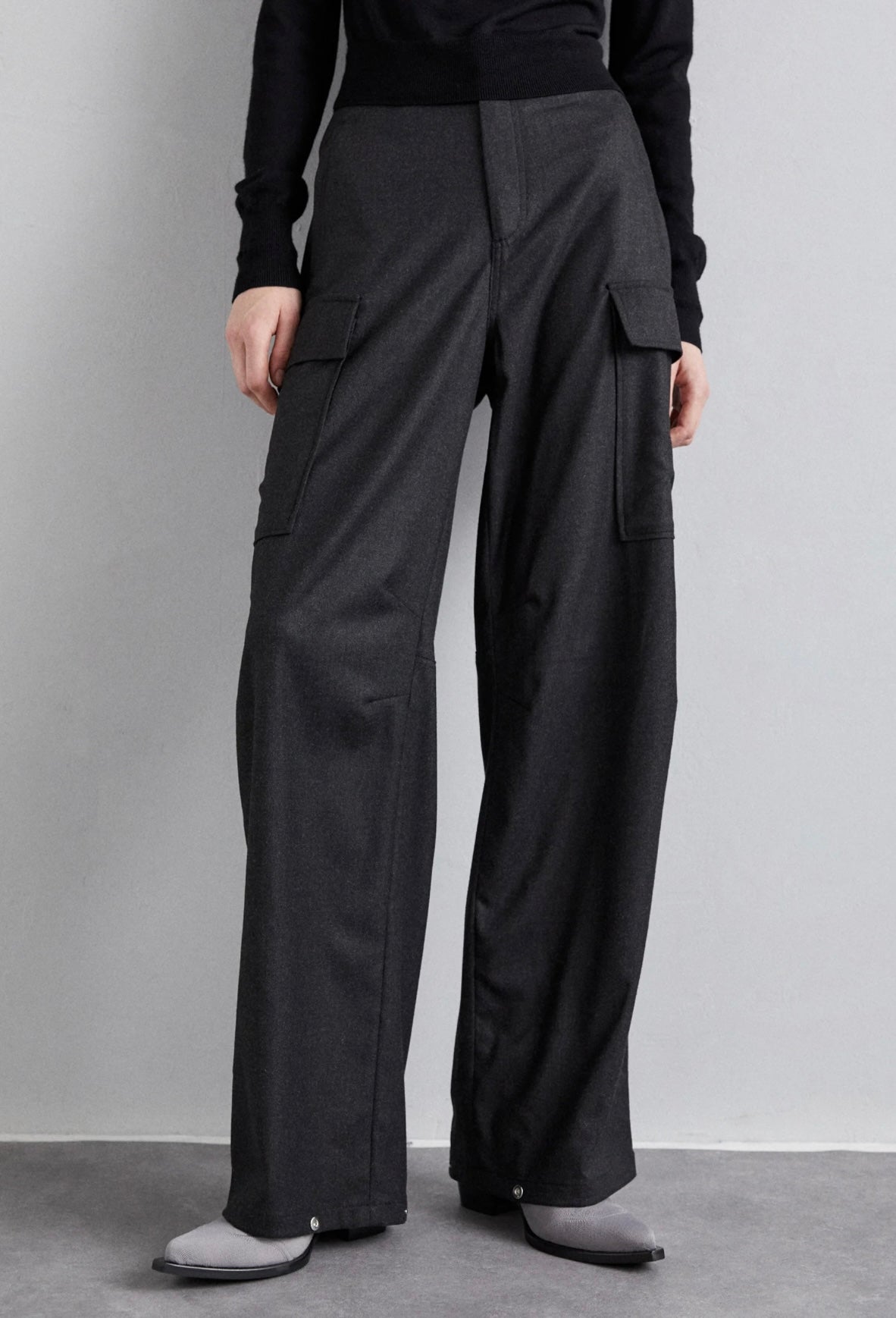 FLIPPA K
TROUSERS - CARGO TROUSERS - ANTHRACITE