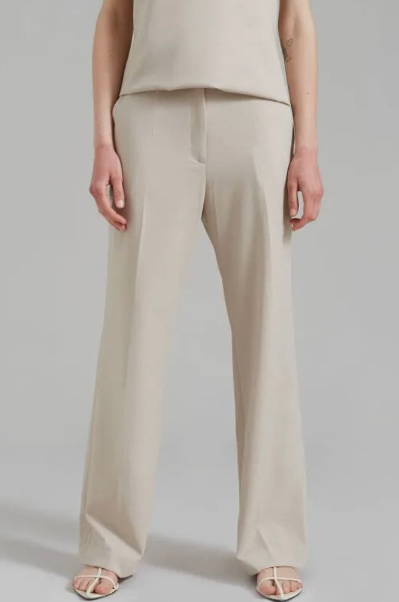 The Frankie Shop Kit Trousers In Beige
