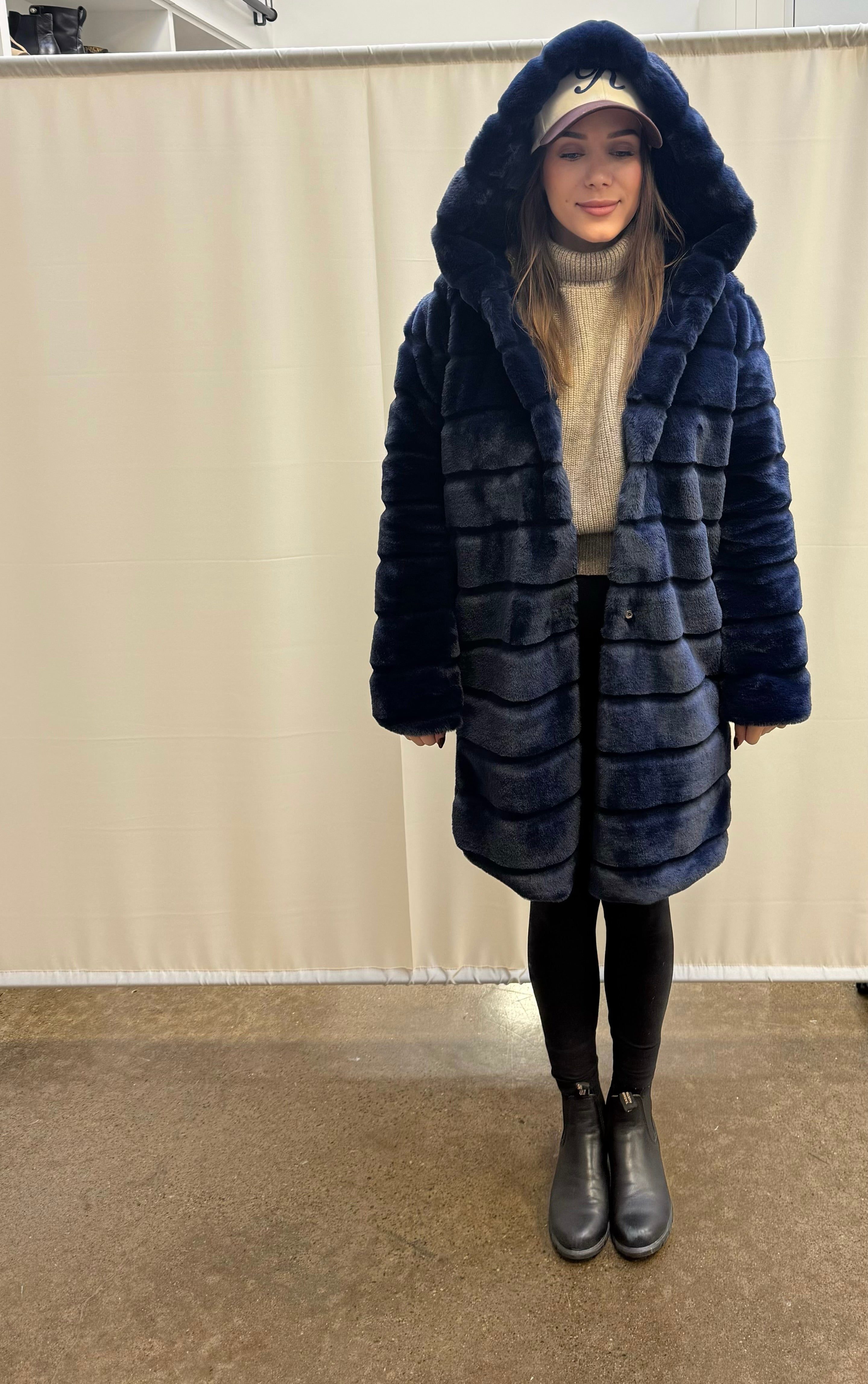 APPARIS - Navy faux fur hooded jacket
