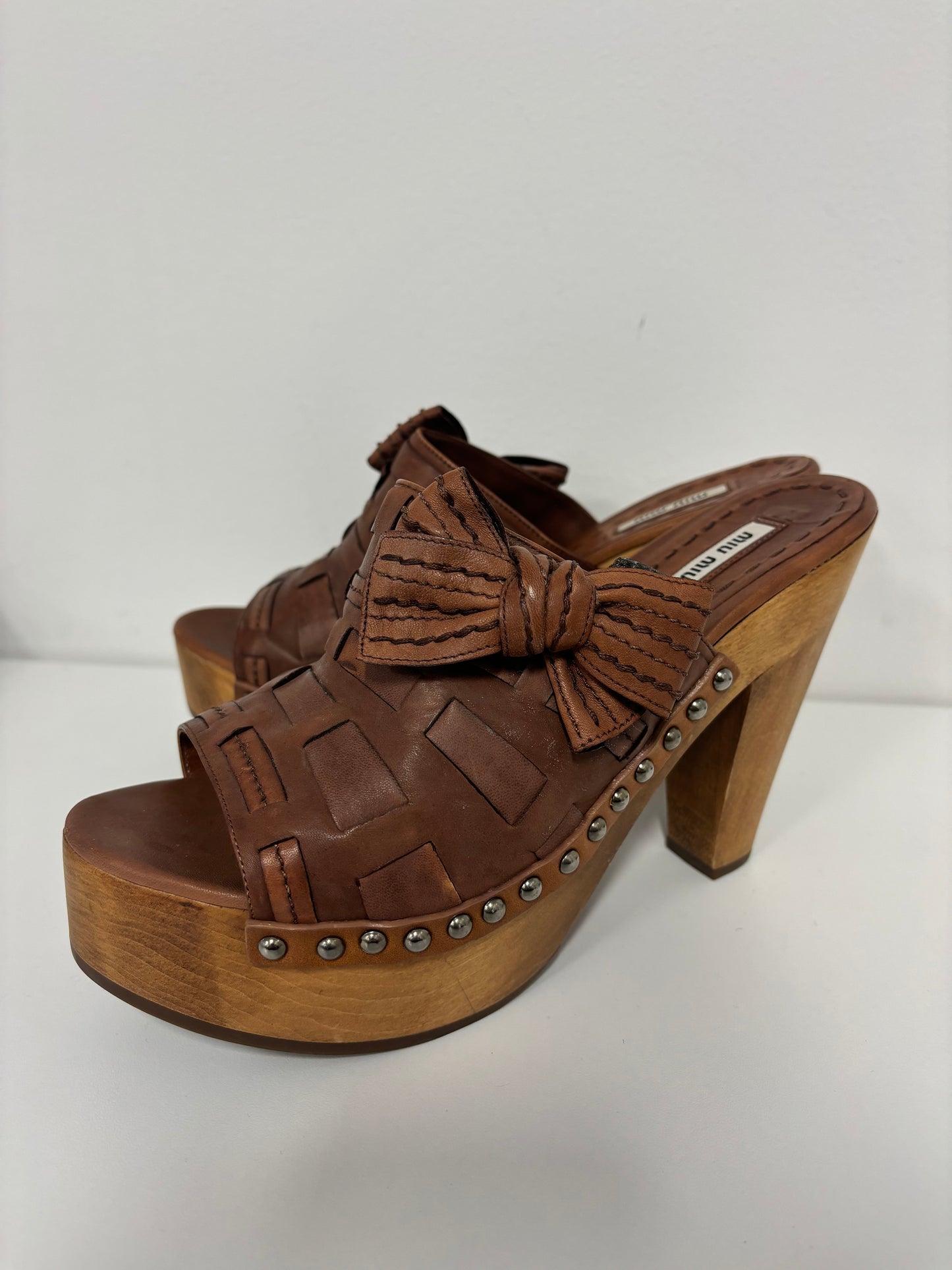 MIU MIU brown clog sandals with bow