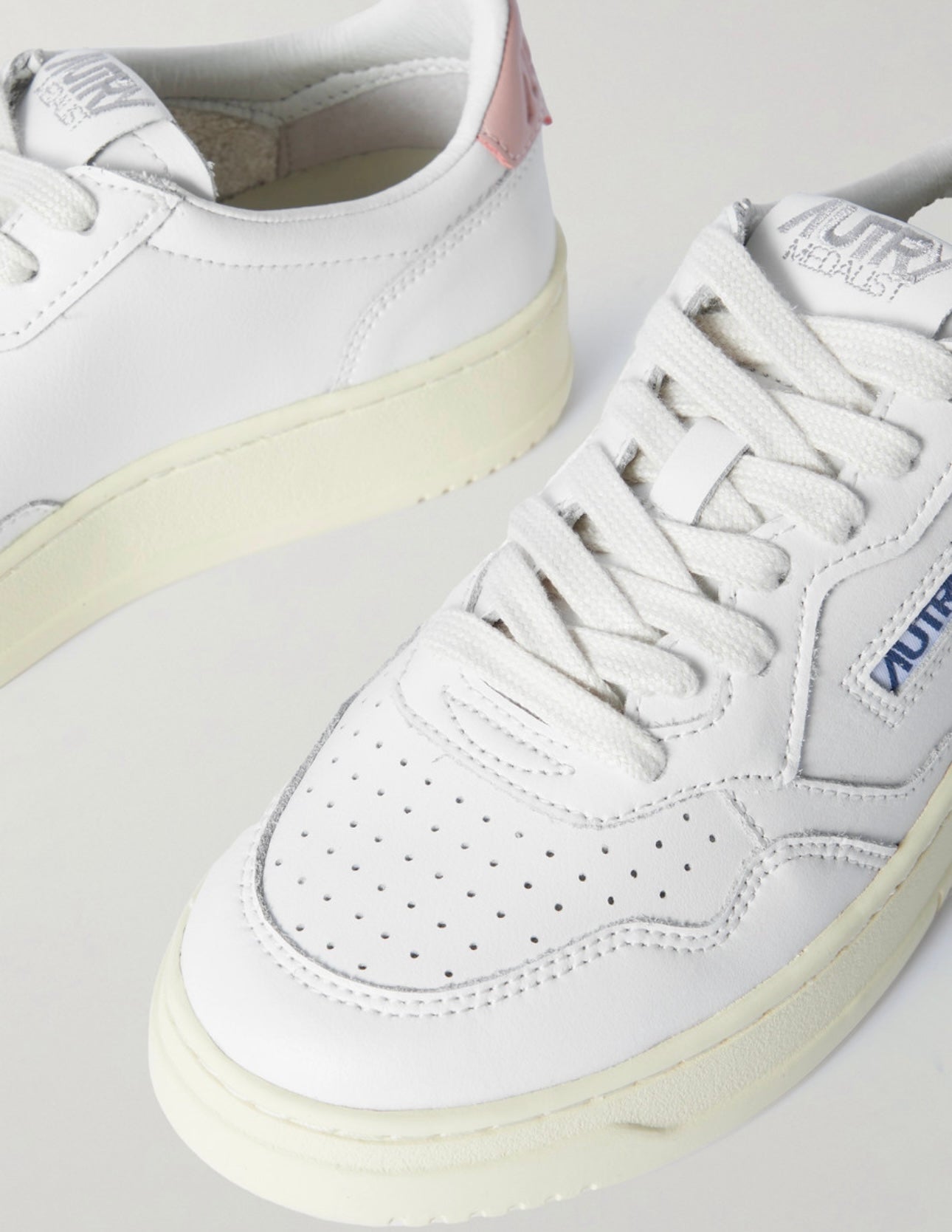 AUTRY - Medalist low leather lace sneakers