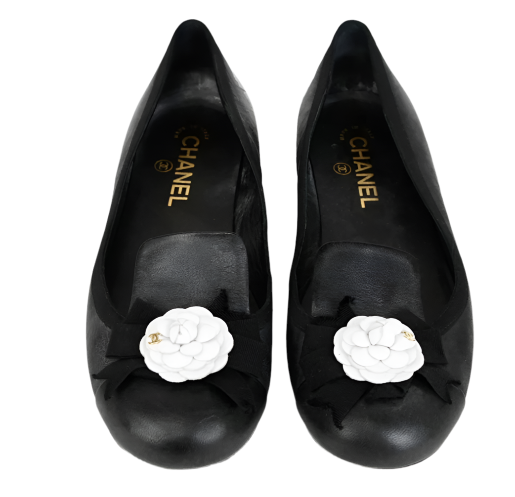 PRELOVED - CHANEL
CHANEL BLACK LEATHER CAMELLIA BALLET FLATS