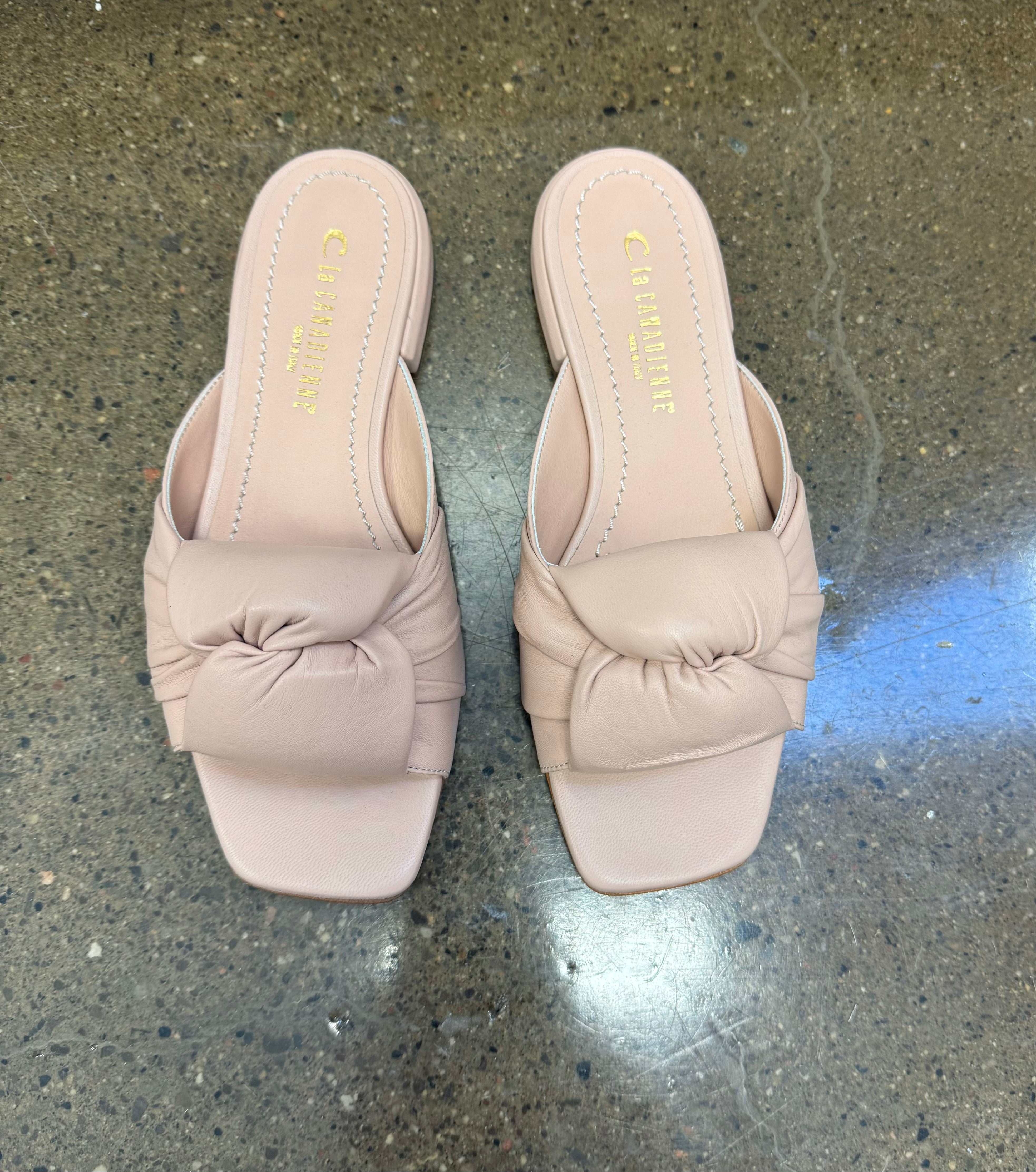 La Canadienne - Pink Puff Sandals