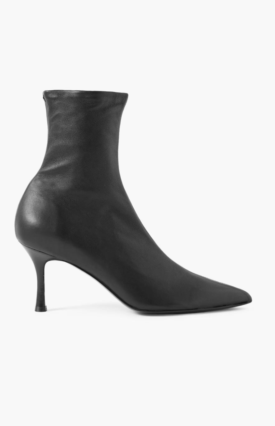 RAG & BONE
Brea leather ankle boots