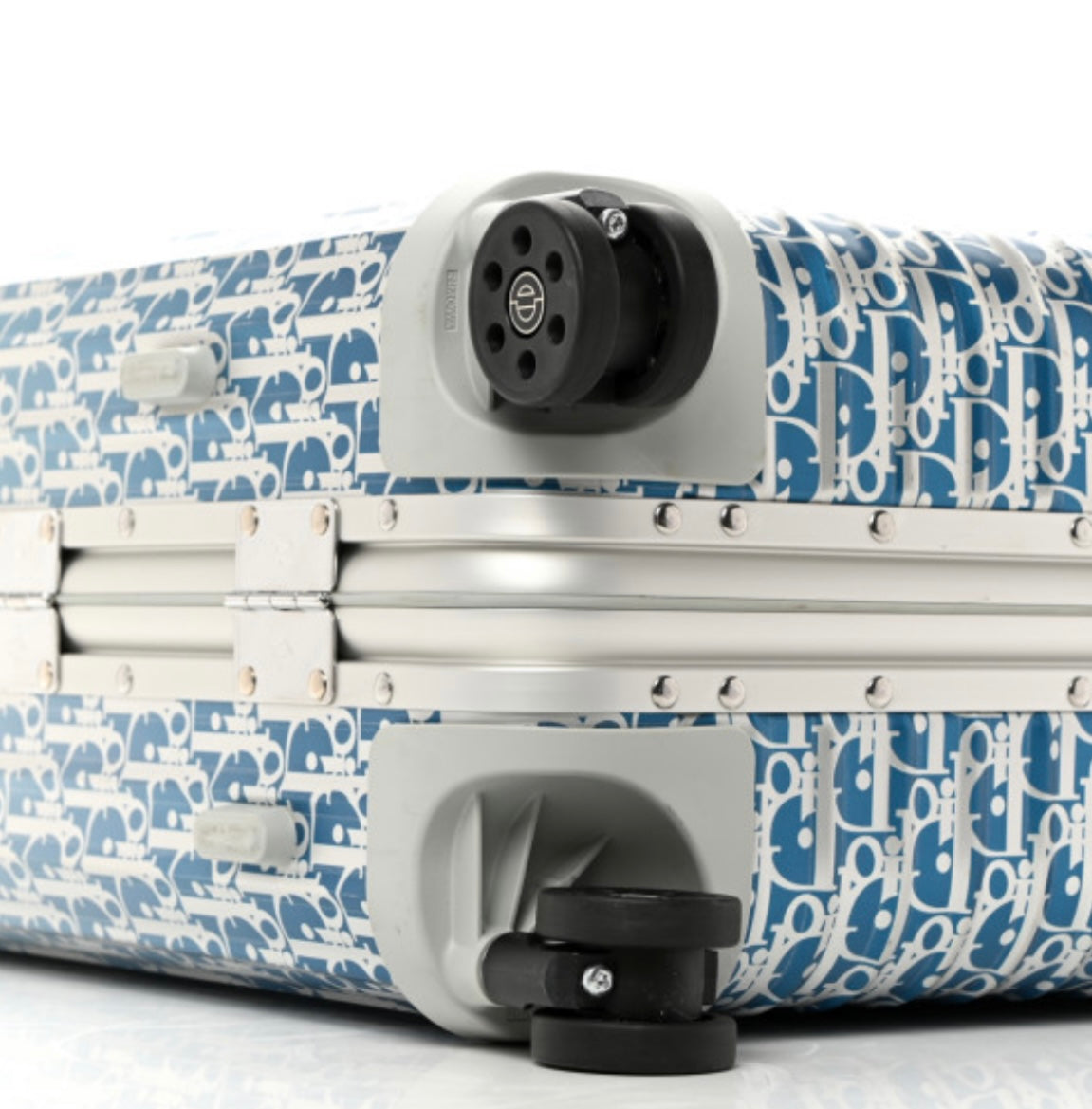 CHRISTIAN DIOR 
X RIMOWA Aluminum Gradient Cabin Luggage Blue Multi