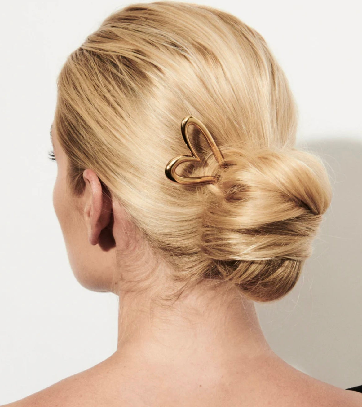 westman atelier x deborah pagani
The Hair Pin