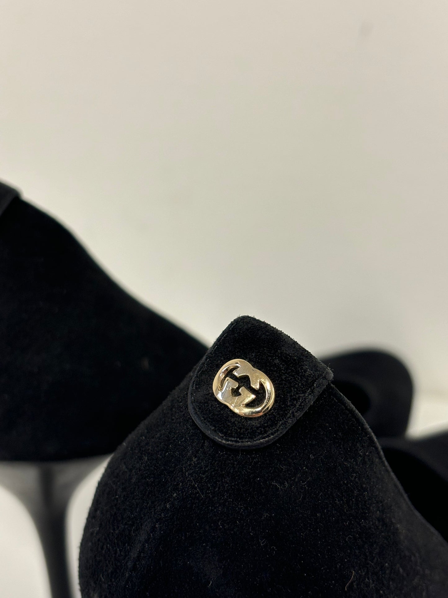 GUCCI black suede pumps