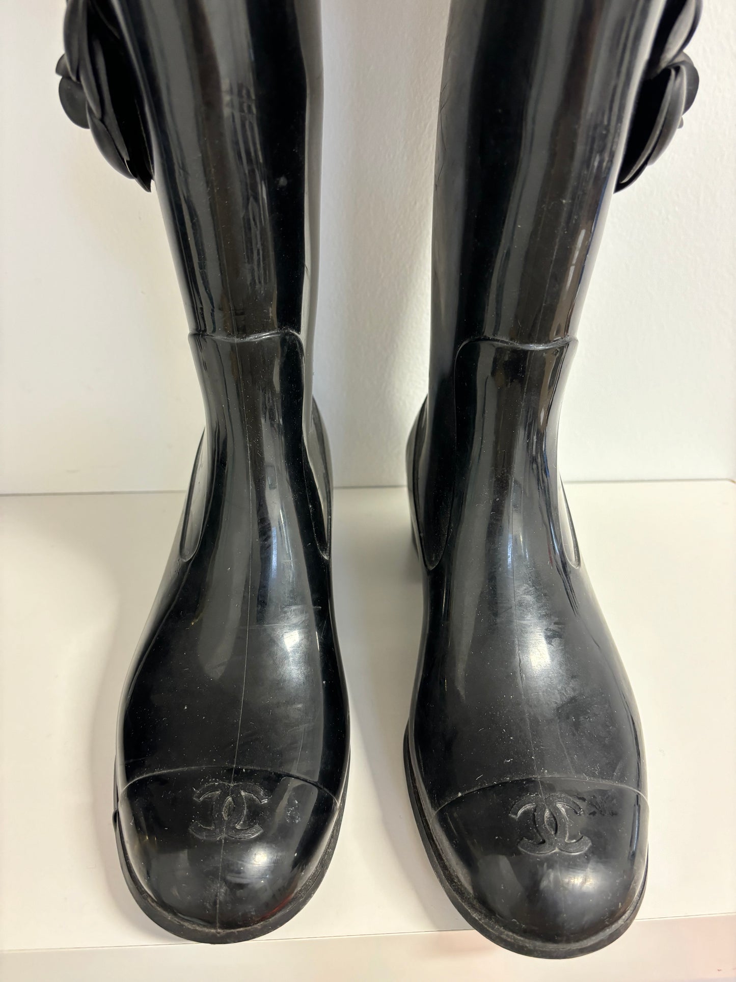 Preloved Chanel logo Rain Boots