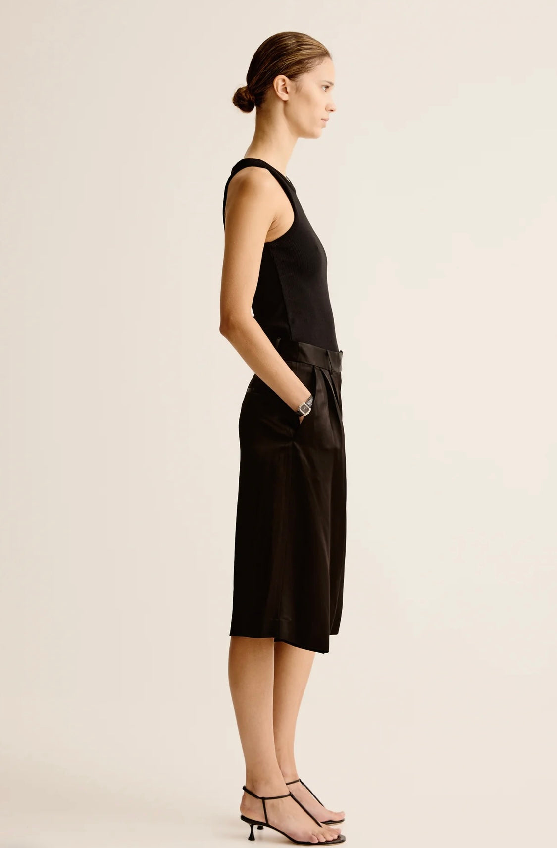 ESSE - HIGH NECK RIB TANK TOP - BLACK