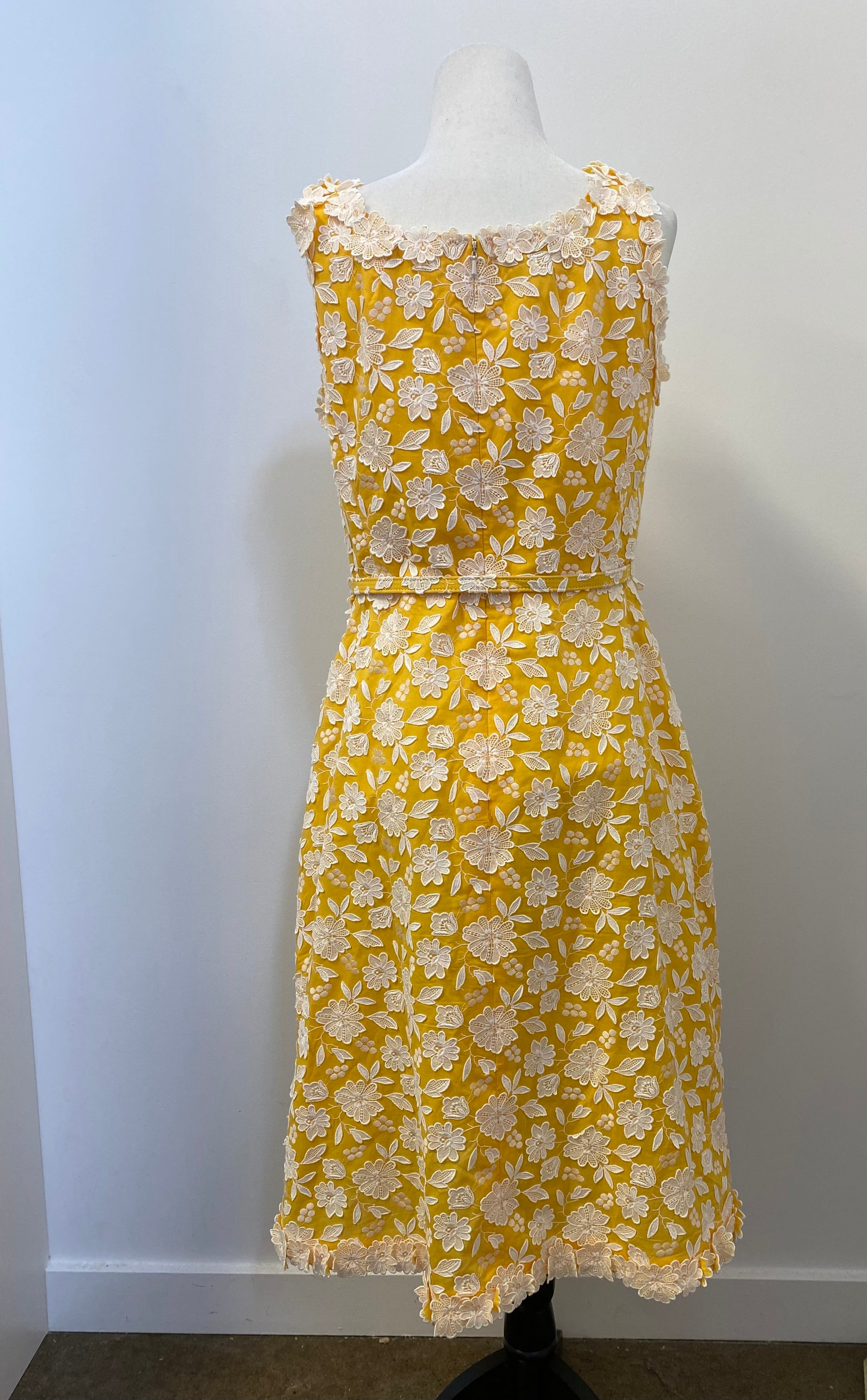 Oscar De La Renta Lace Belted Dress