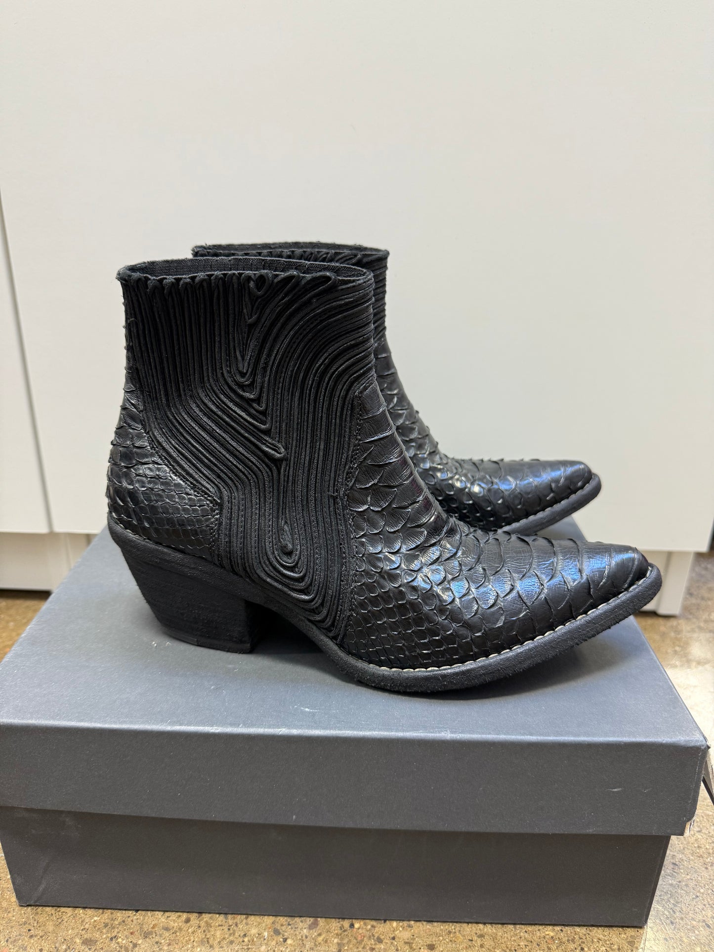 FAUZIAN JEUNESSE PYTHON Ankle Boots Black