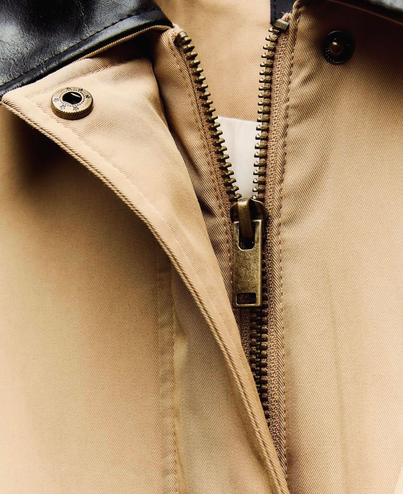 ZARA - Contrast Barn Puffer Jacket