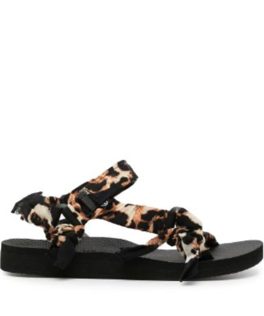 Arizona Love
trekky leopard-print bandana sandals