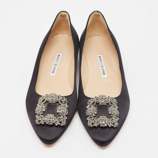 MANOLO BLAHNIK hangisi flat in black