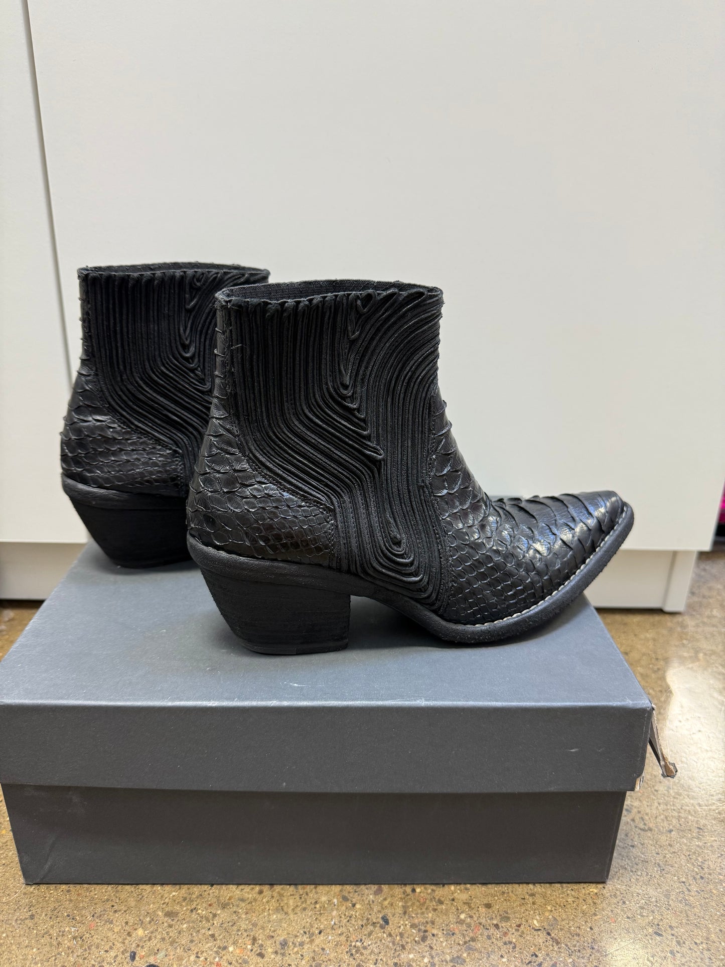 FAUZIAN JEUNESSE PYTHON Ankle Boots Black