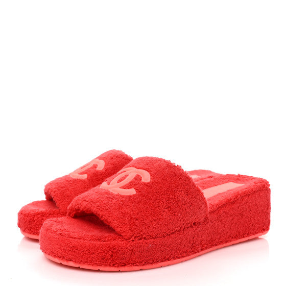 CHANEL red terry cloth slides