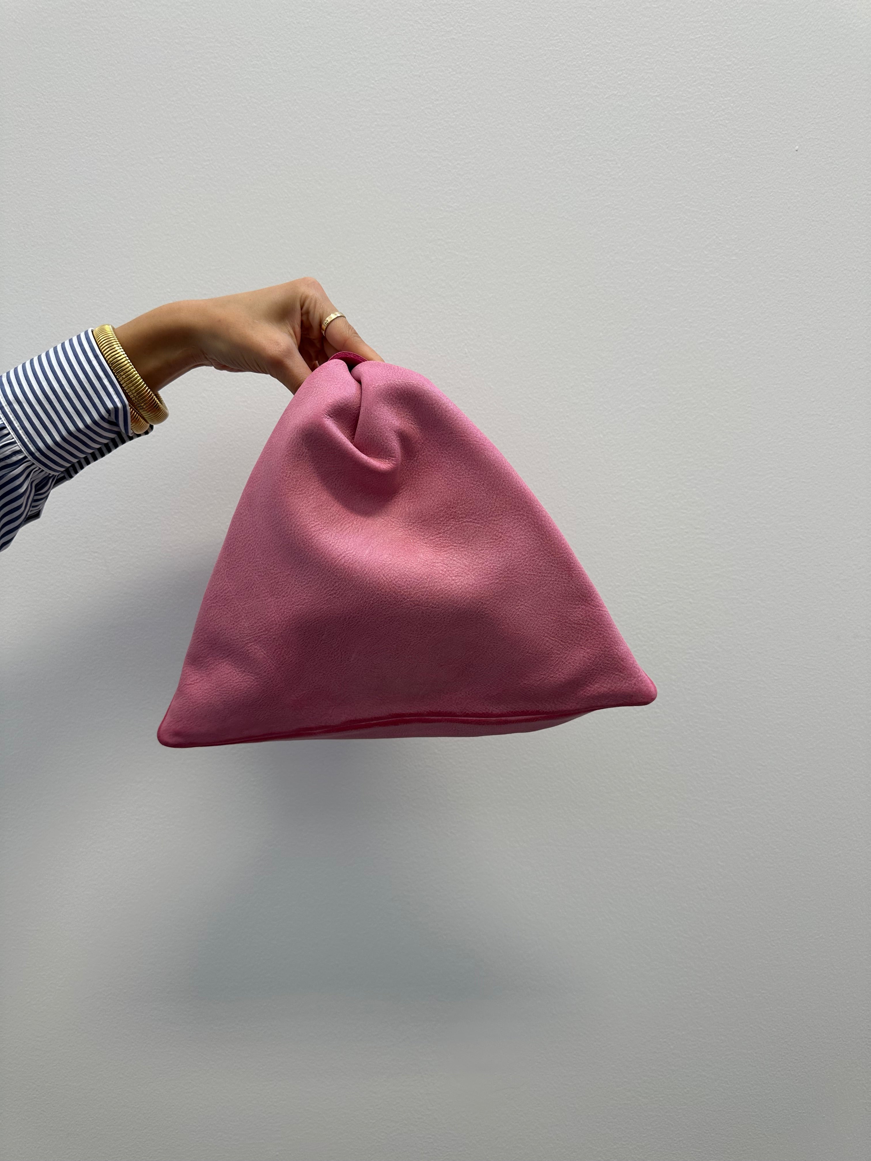 EVOLVE - TRIANGLE TOTE