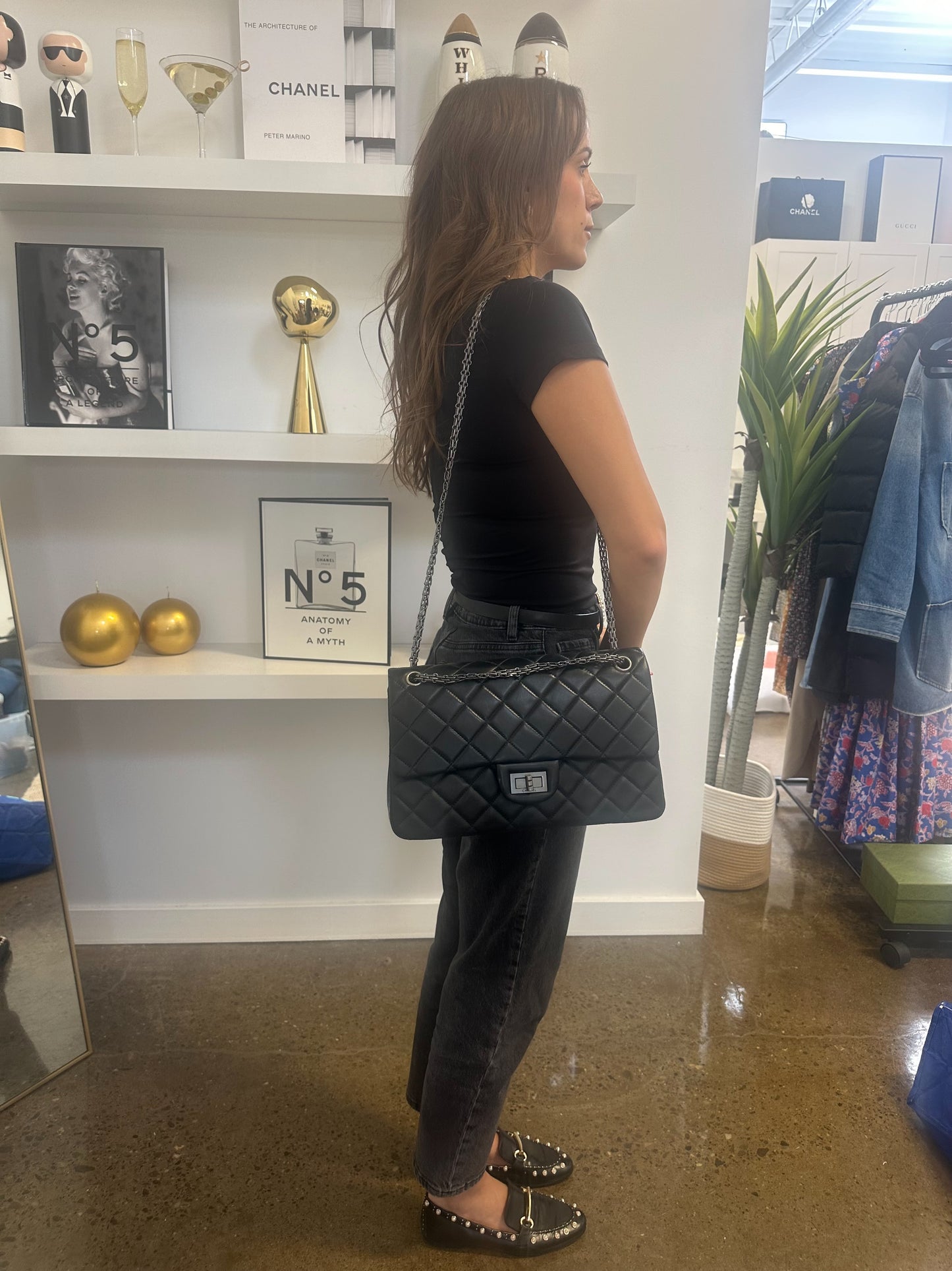 Pre-loved CHANEL - BLACK REISSUE 2.55 CLASSIC DOUBLE FLAP BAG MEDIUM