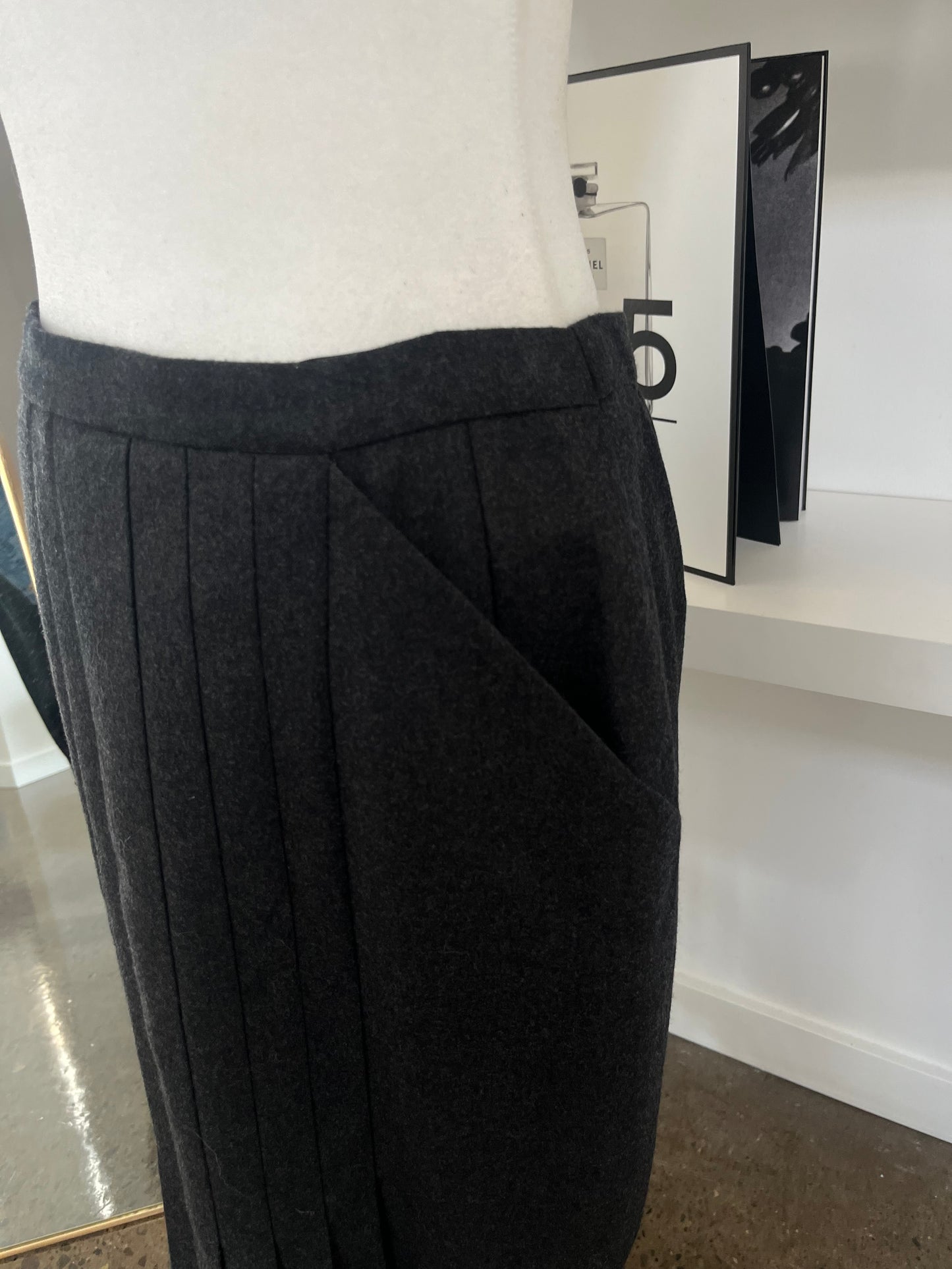 Pre-Loved Chanel™ 
VINTAGE wool pleated skirt