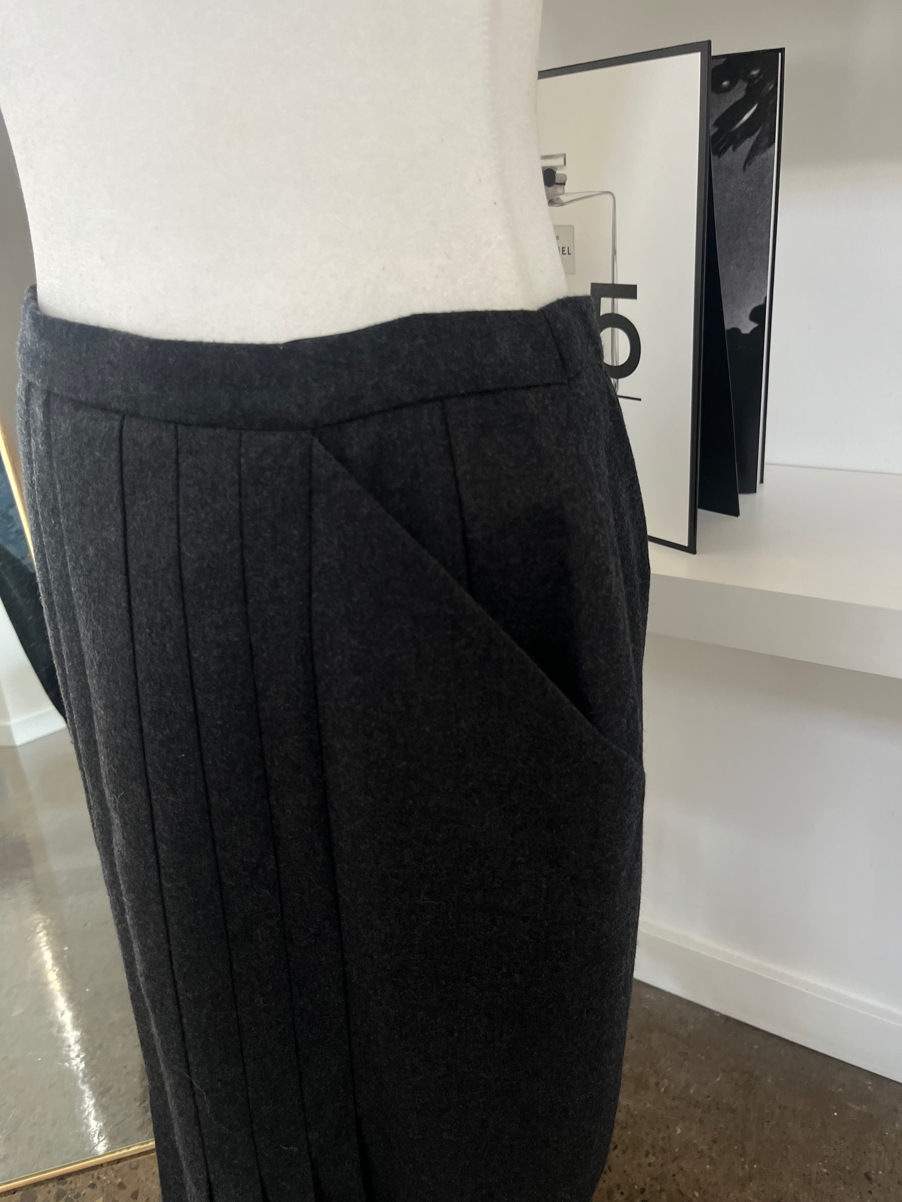 Pre-Loved Chanel™ 
VINTAGE wool pleated skirt
