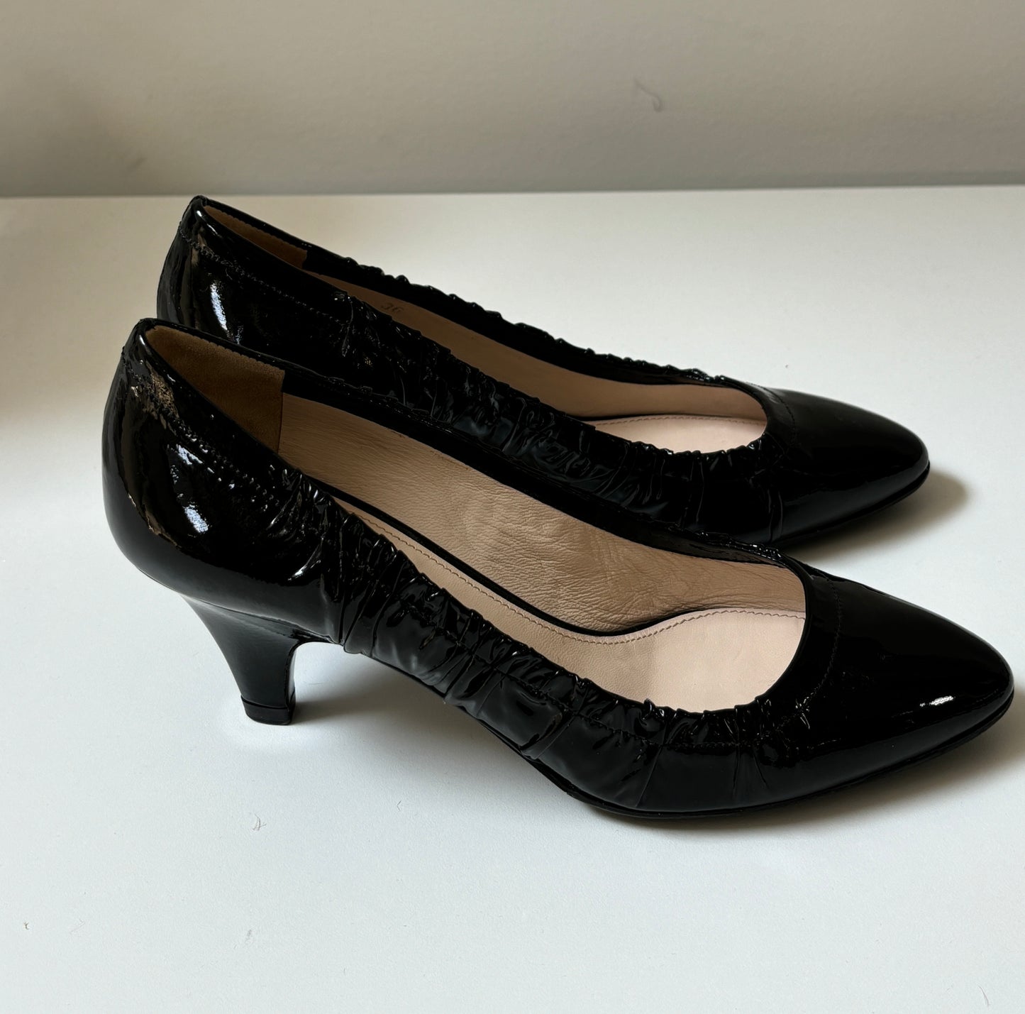 Pre loved PRADA - VERNICE RUCHED PATENT LEATHER HEELS