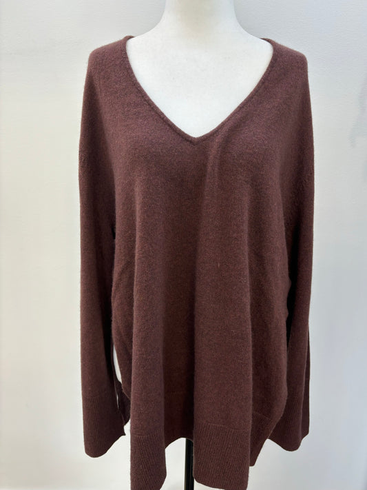 ESSE STUDIO brown sweater with side slits