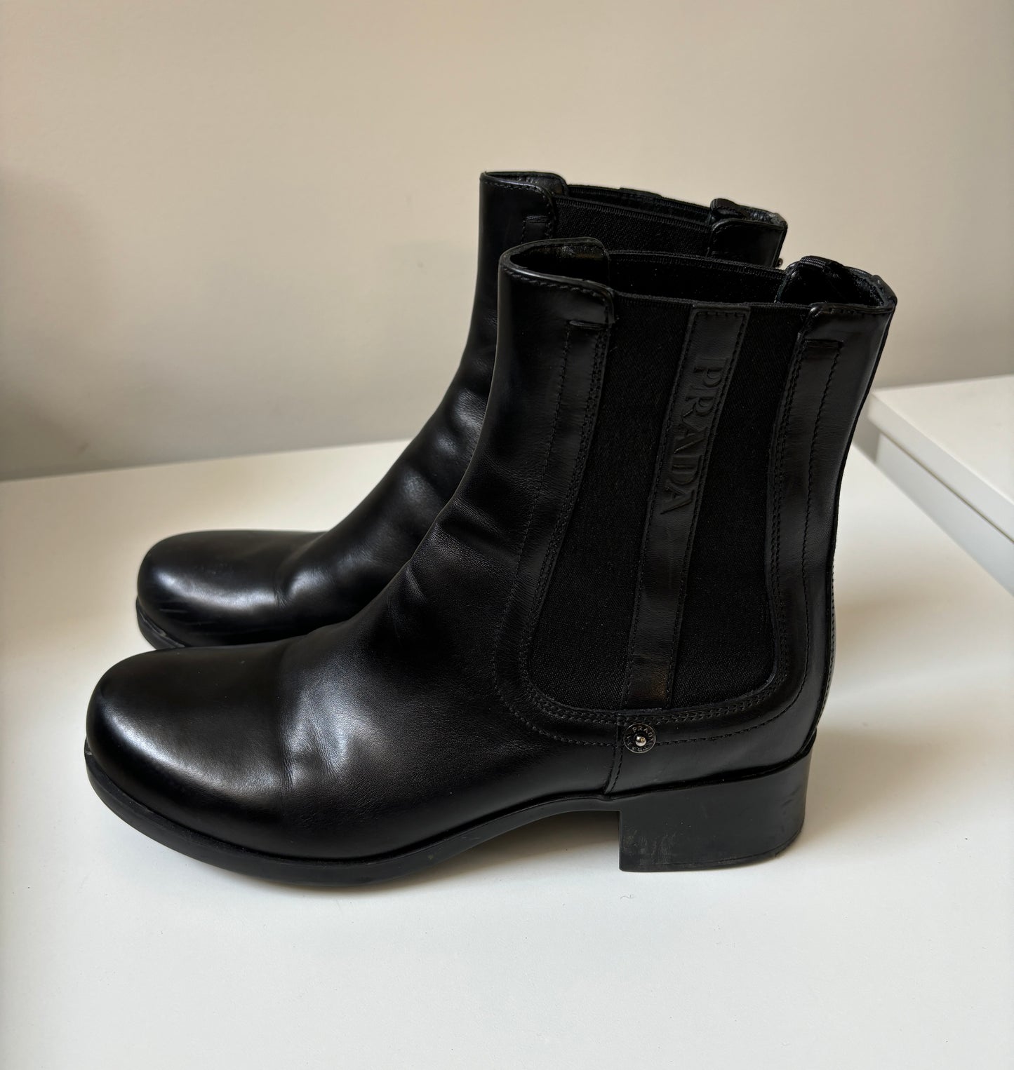 PRADA - LEATHER CHELSEA BOOTS