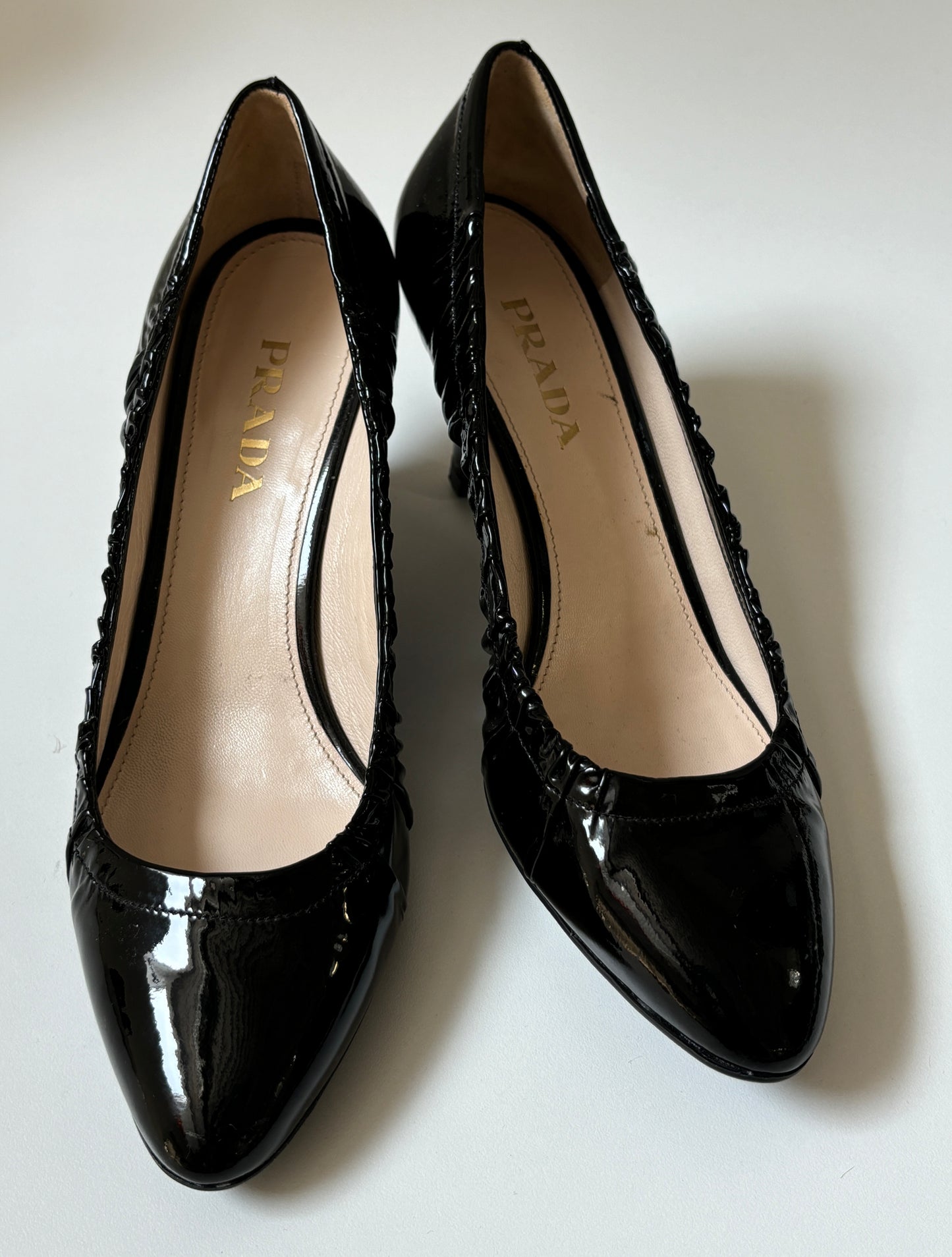 Pre loved PRADA - VERNICE RUCHED PATENT LEATHER HEELS