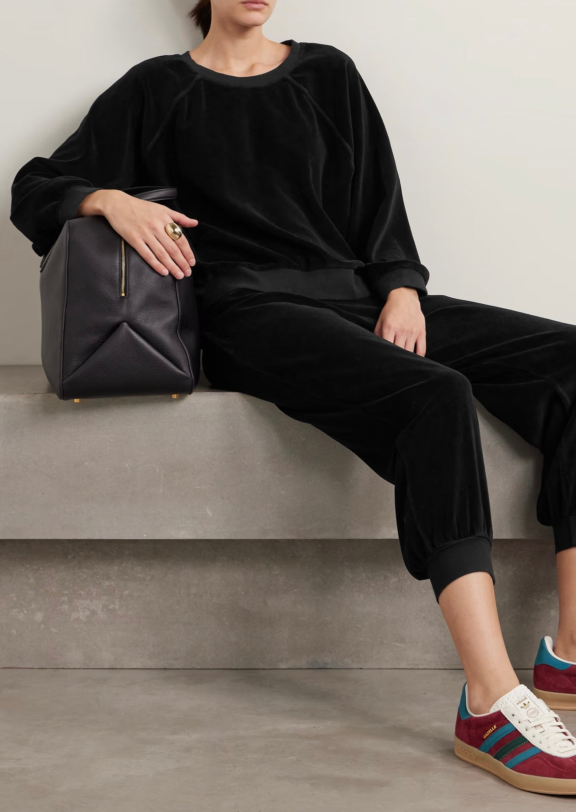 SUZIE KONDI black Crewneck