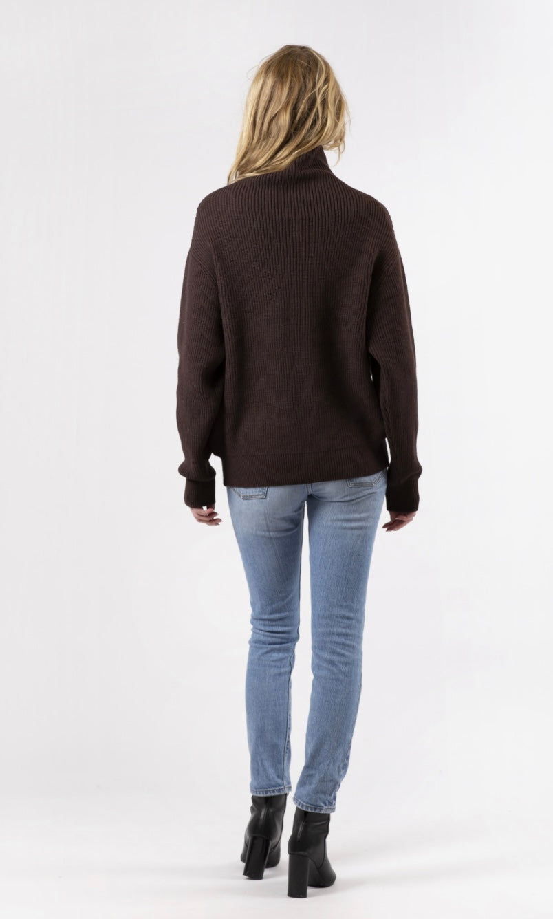 LYLA & LUXE knit turtleneck sweater