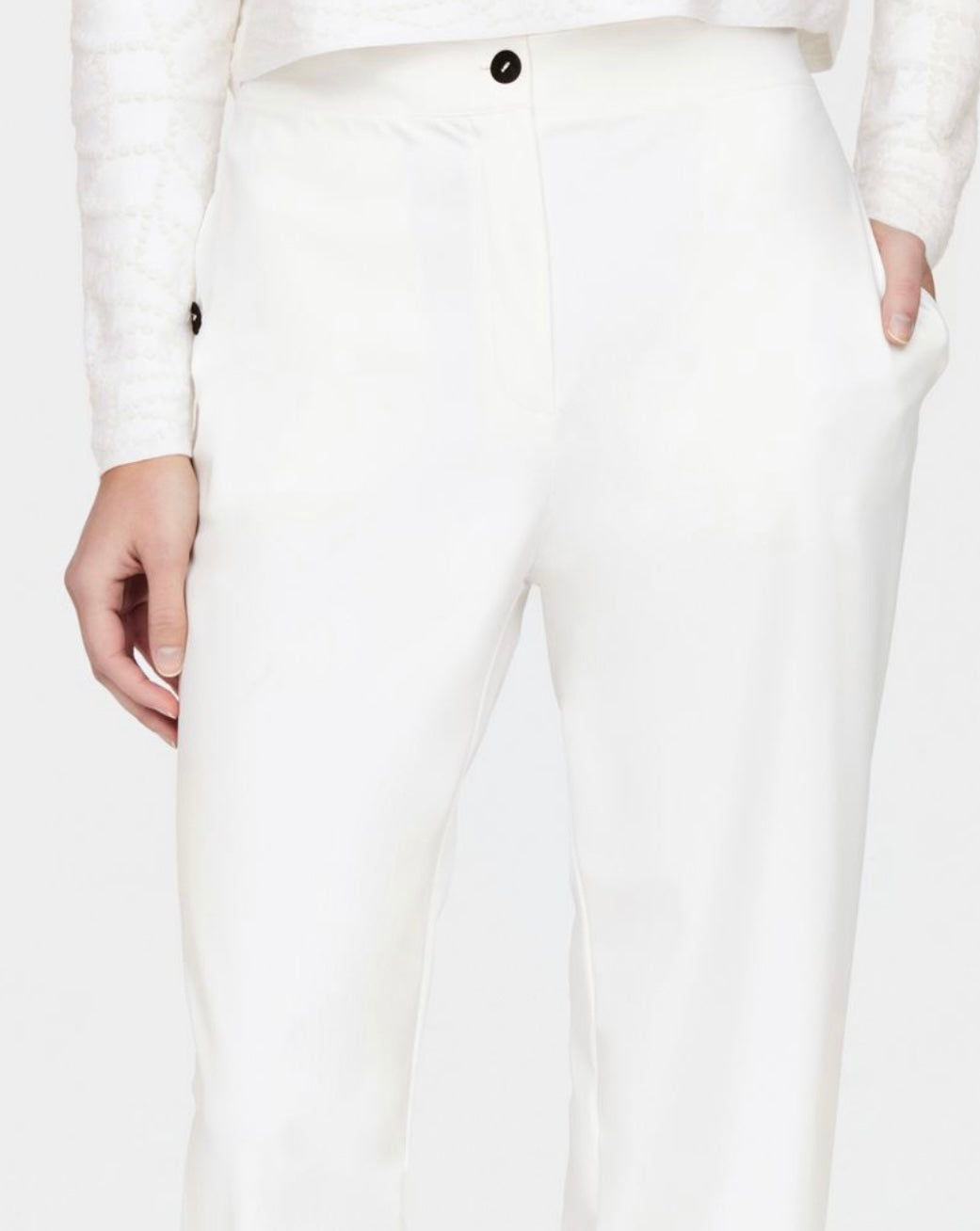 SARAH PACINI white trousers