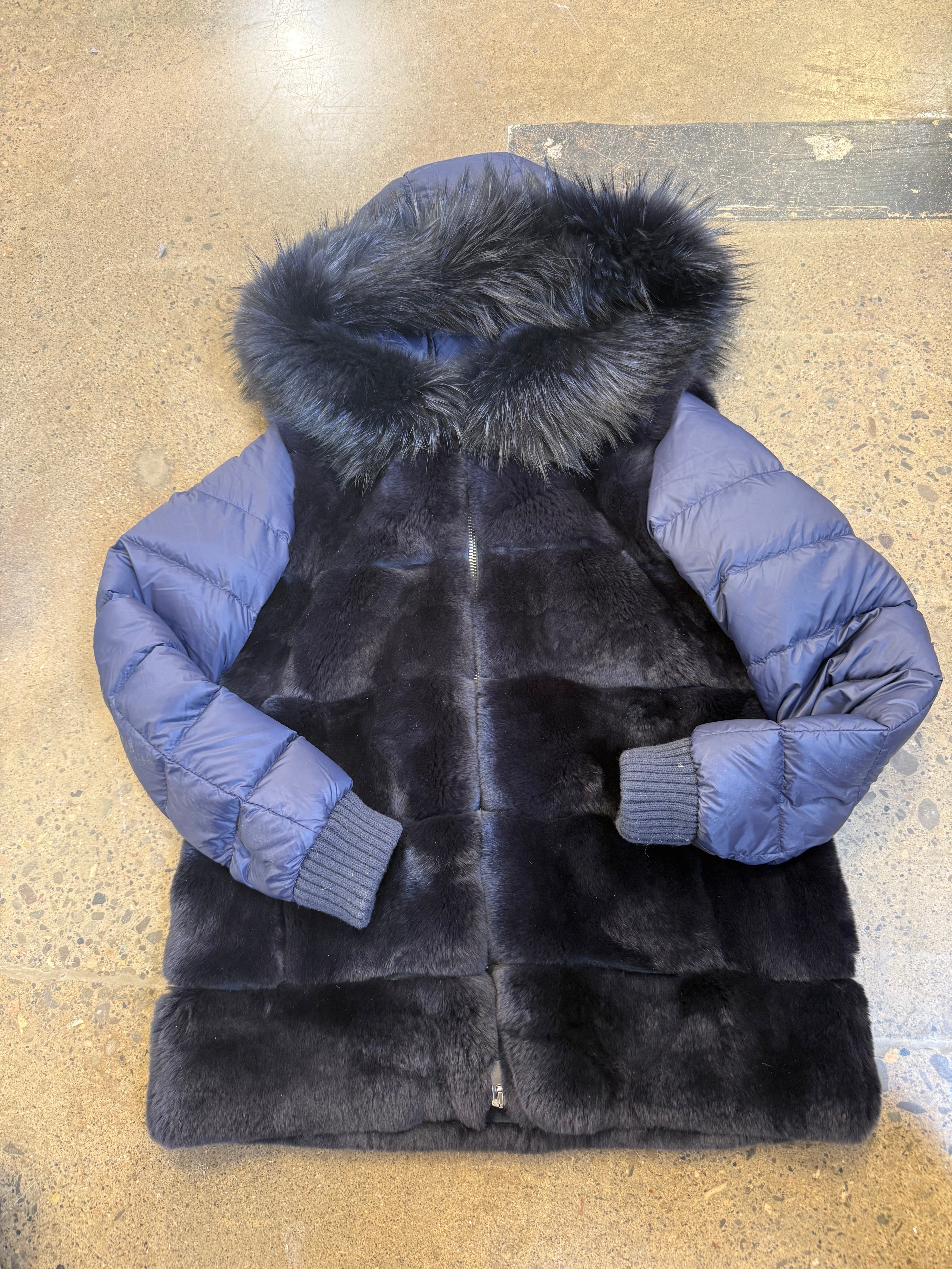 UNKNOWN BRAND -  Fur Jacket with Hood