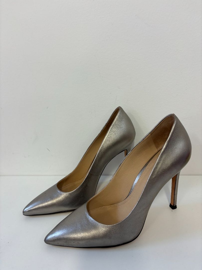 Black Suede Studio - Pump
