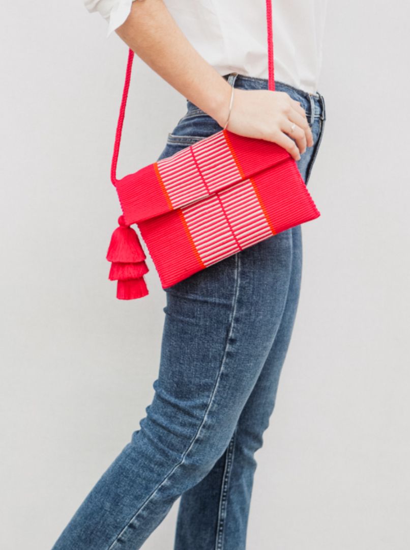 Pais Textil Lines Clutch. Ande Collection.